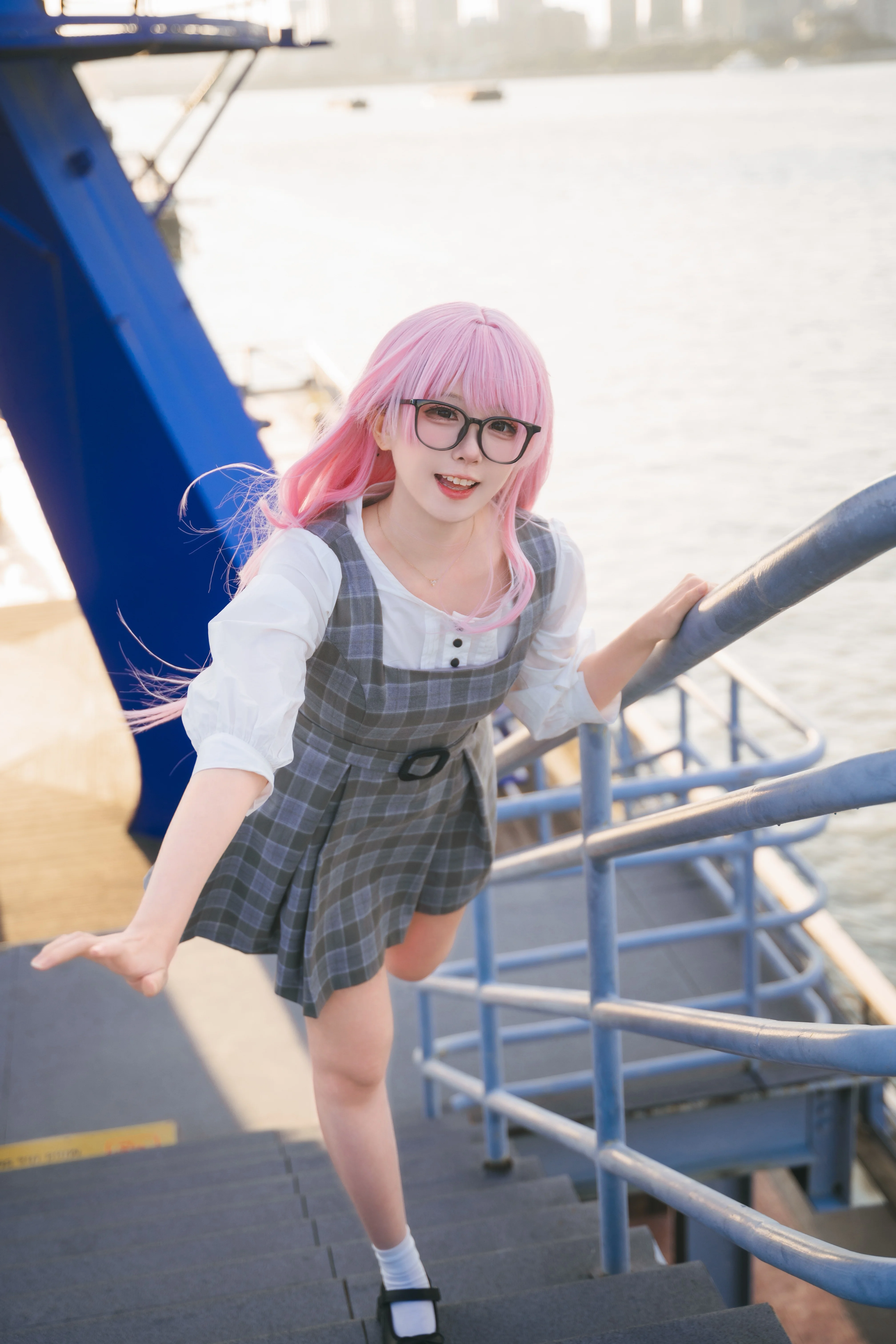 【千早愛音 コスプレ】晴れ渡る日のあのんちゃん、何枚目の写真からドキドキする？ - 1 枚目