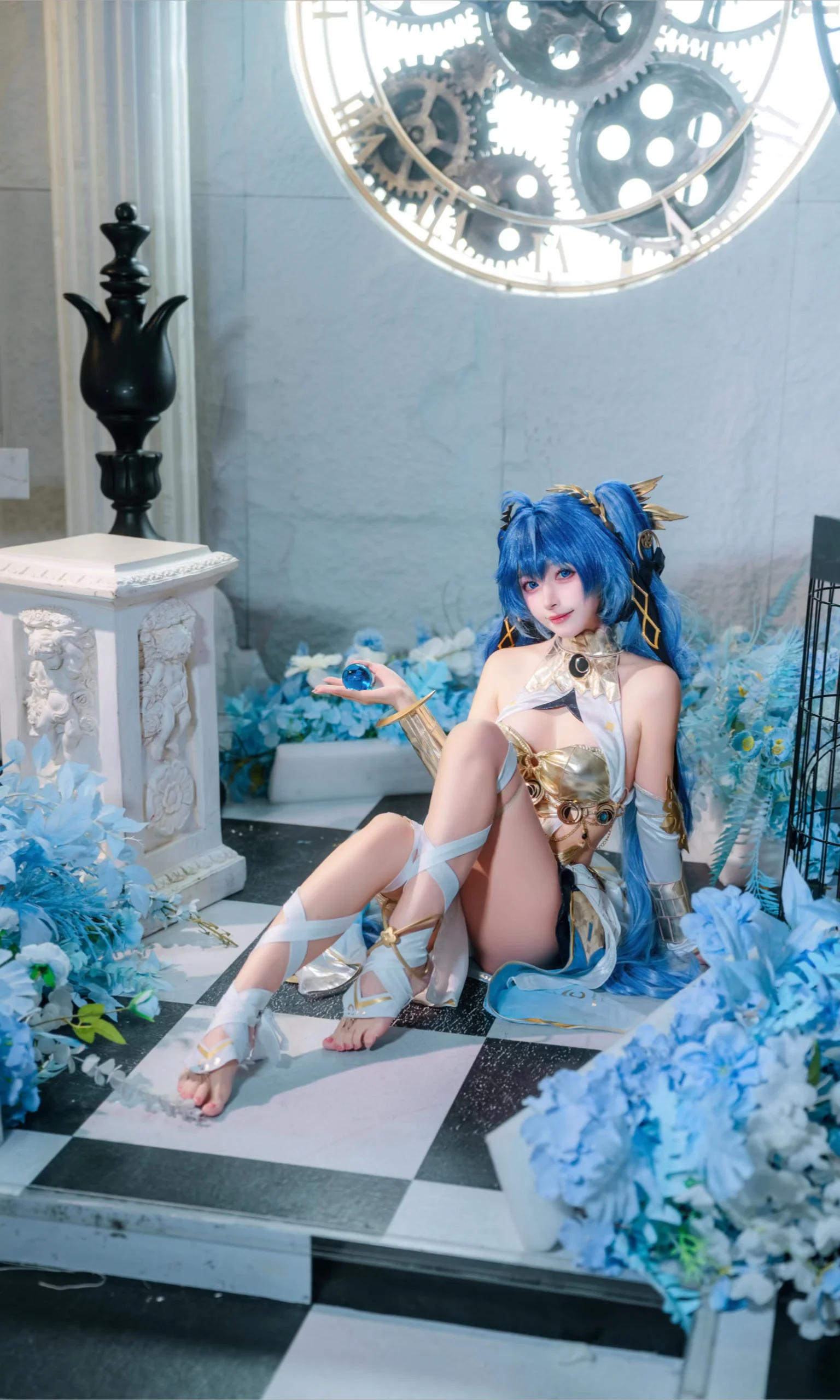 【ユノ コスプレ】これぞ満月の時、歯車と満開の花の中に佇む鳴潮のユノ - 5 枚目