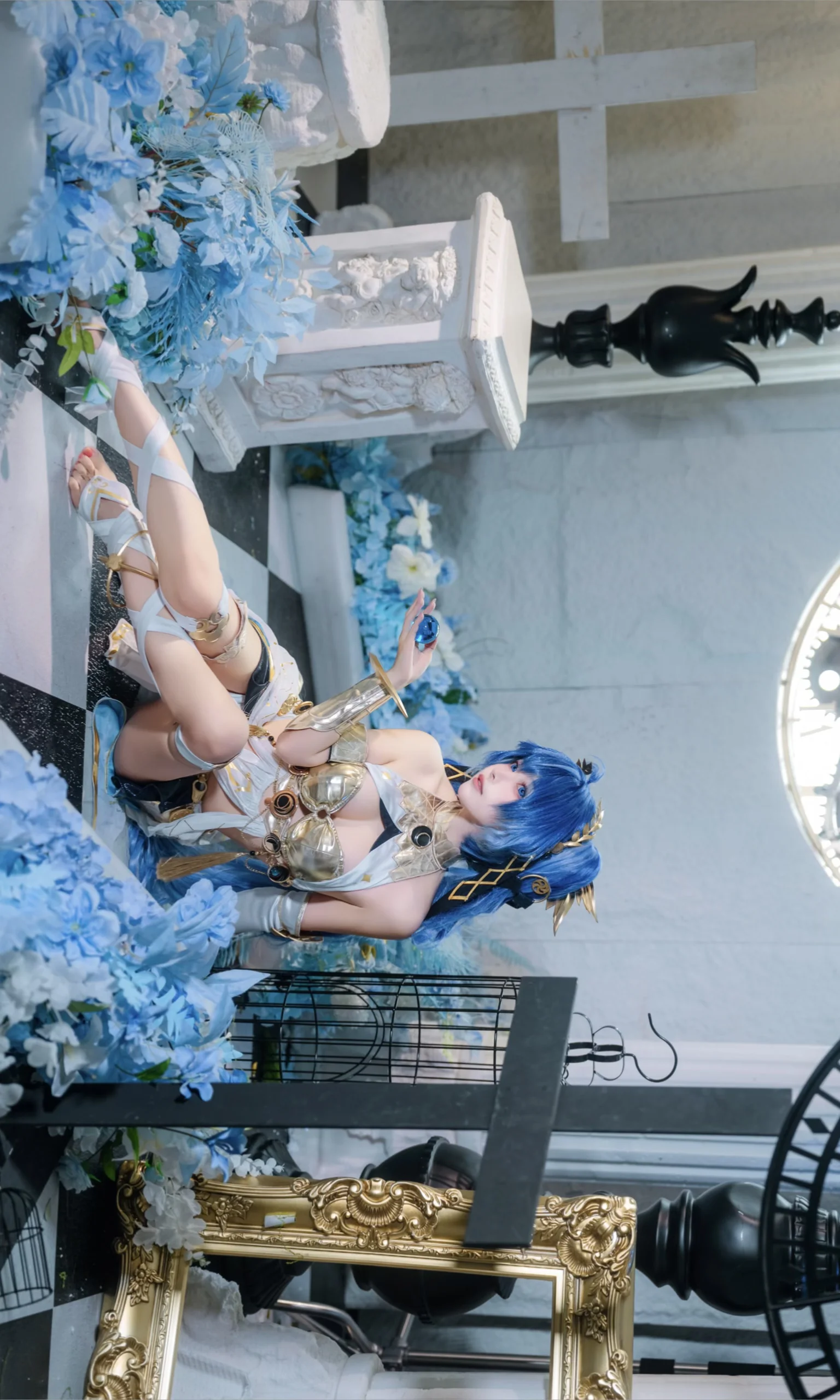 【ユノ コスプレ】これぞ満月の時、歯車と満開の花の中に佇む鳴潮のユノ - 6 枚目