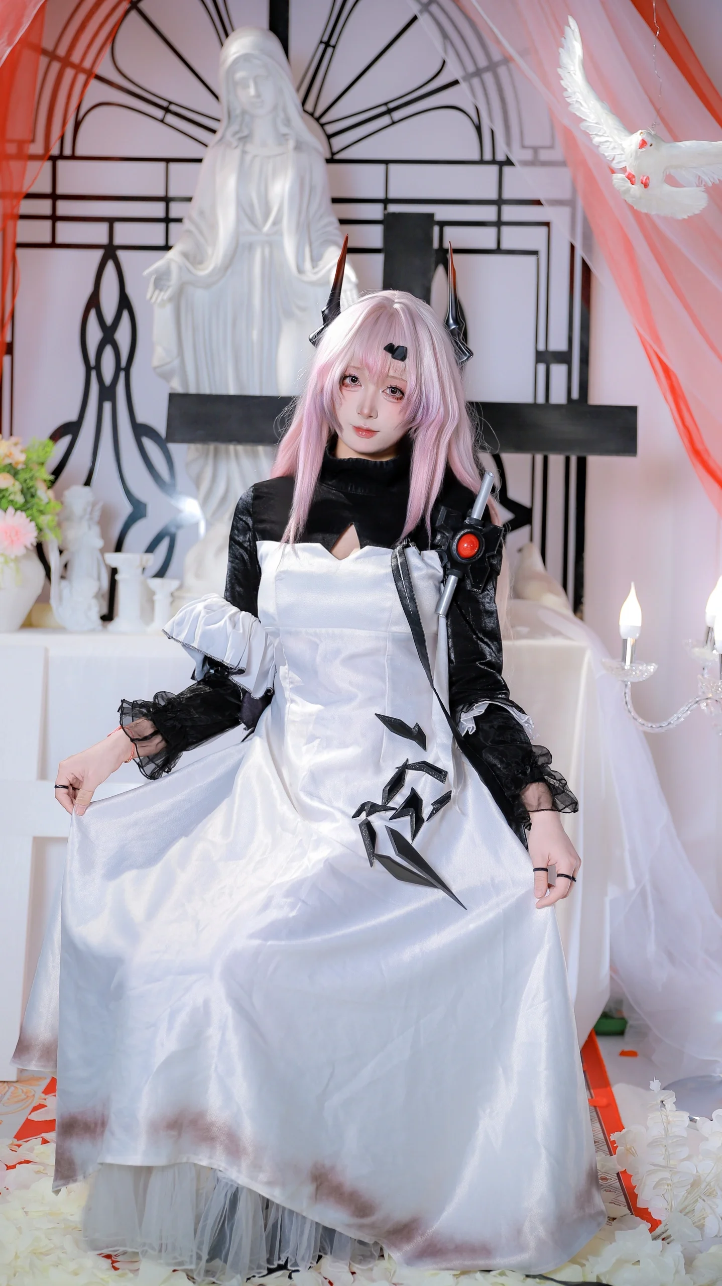 【特蕾西娅cos】《明日方舟》中神圣与沉沦的边界，诉说着被禁锢的温柔 - 第 2 张