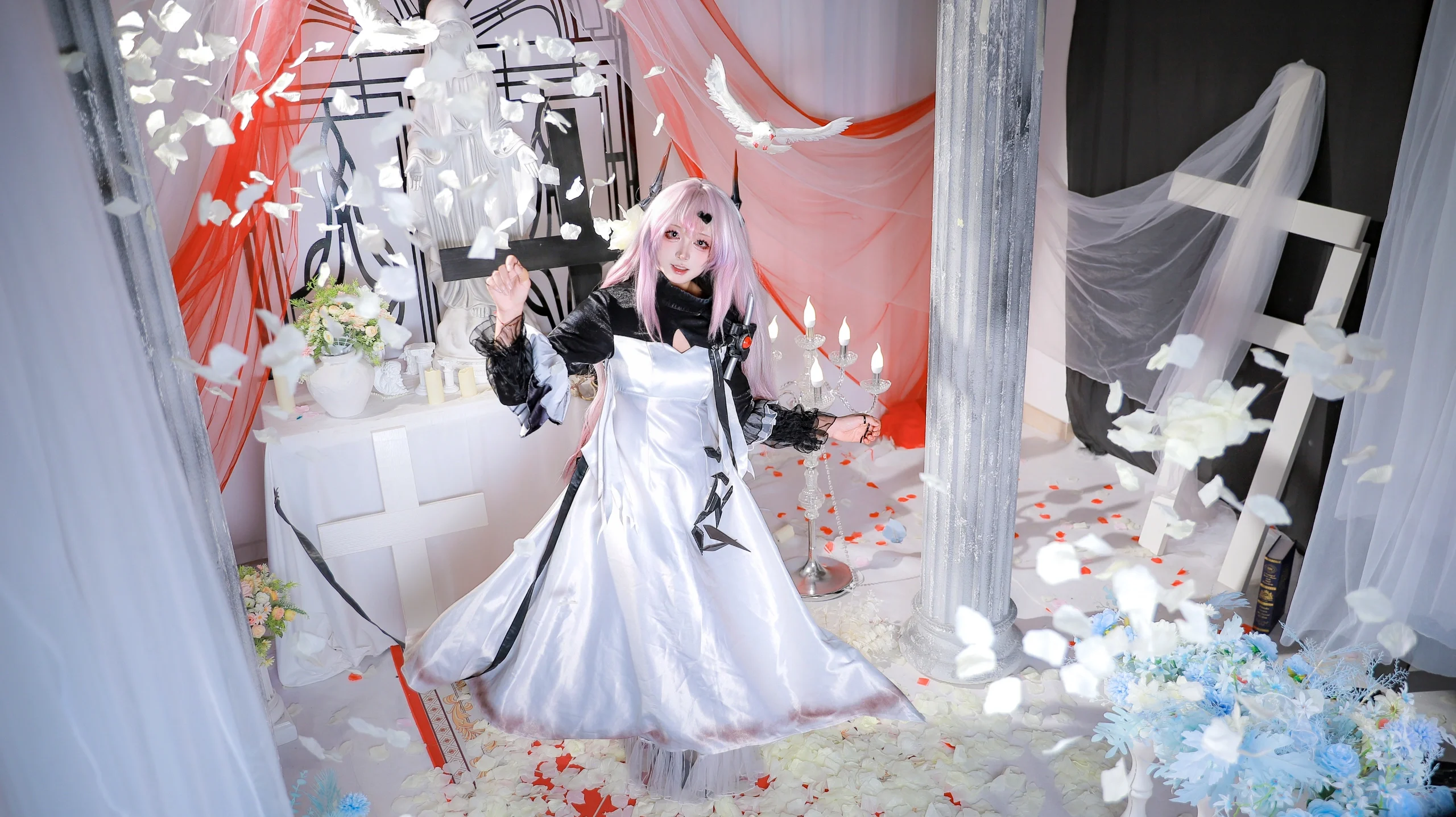【特蕾西娅cos】《明日方舟》中神圣与沉沦的边界，诉说着被禁锢的温柔 - 第 3 张
