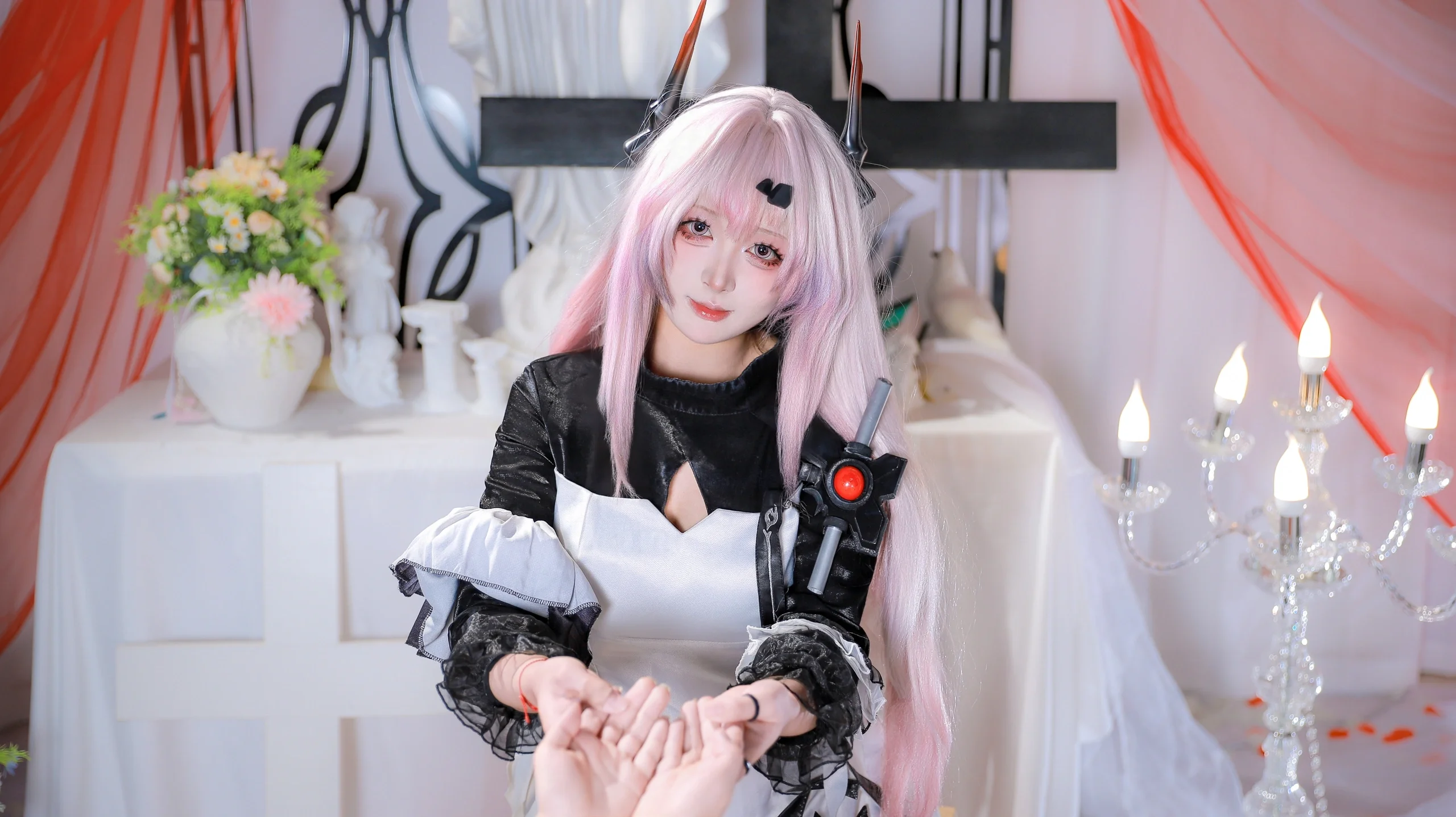 【特蕾西娅cos】《明日方舟》中神圣与沉沦的边界，诉说着被禁锢的温柔 - 第 5 张