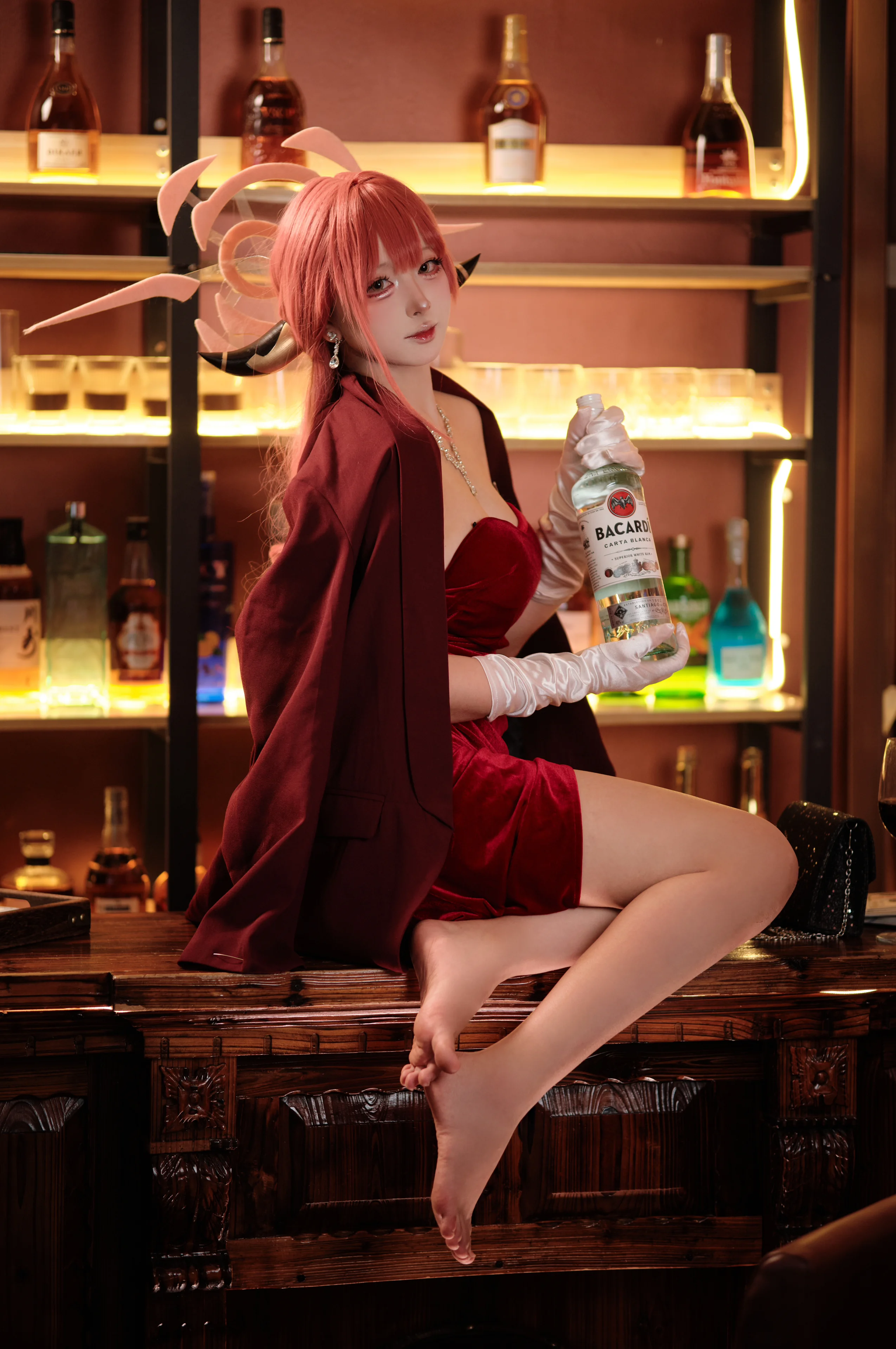 【阿露cos】深圳酒吧微醺時刻，便利屋68老闆的優雅側寫