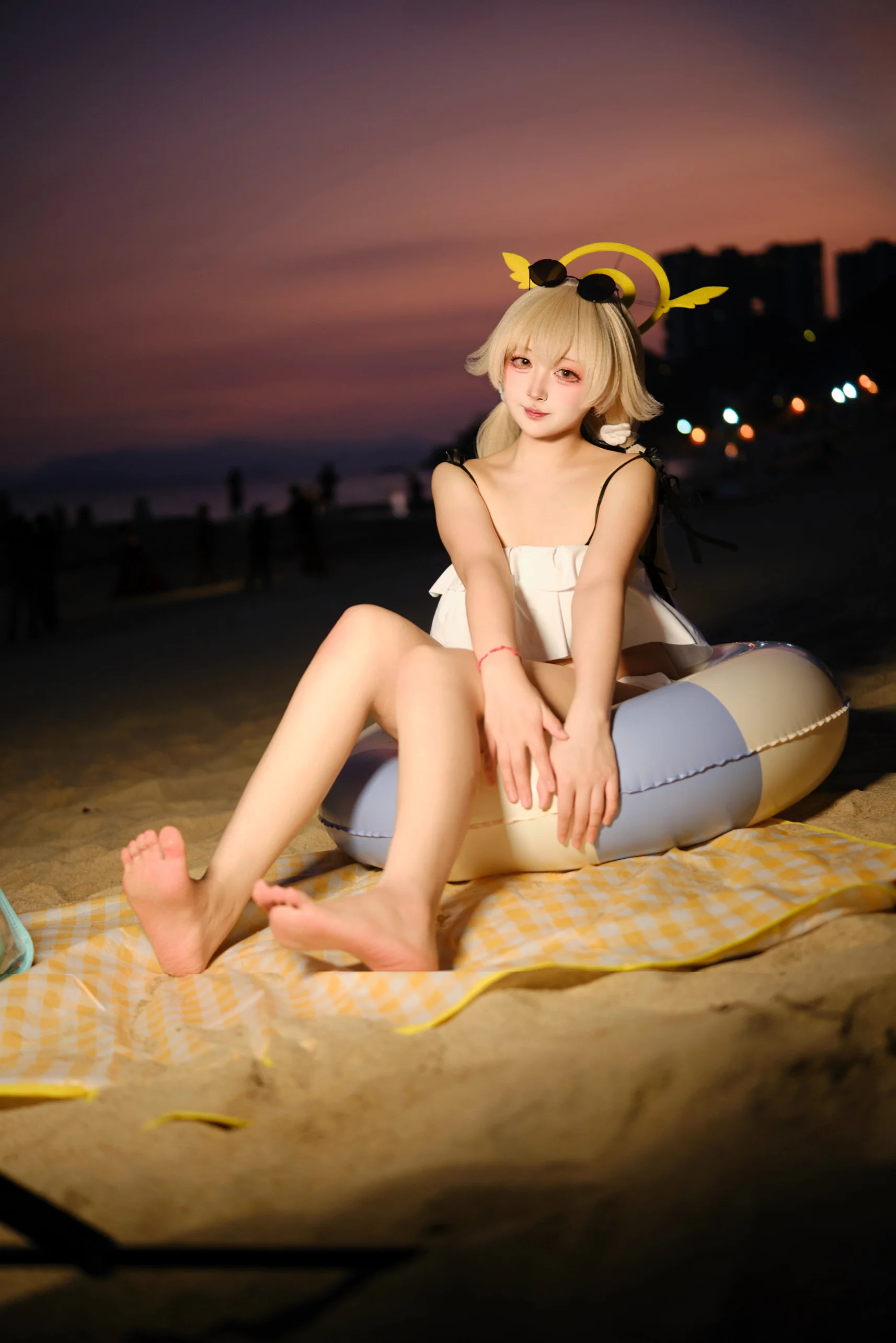 【日富美cos】碧蓝档案泳装造型海边夜拍实录 - 第 1 张