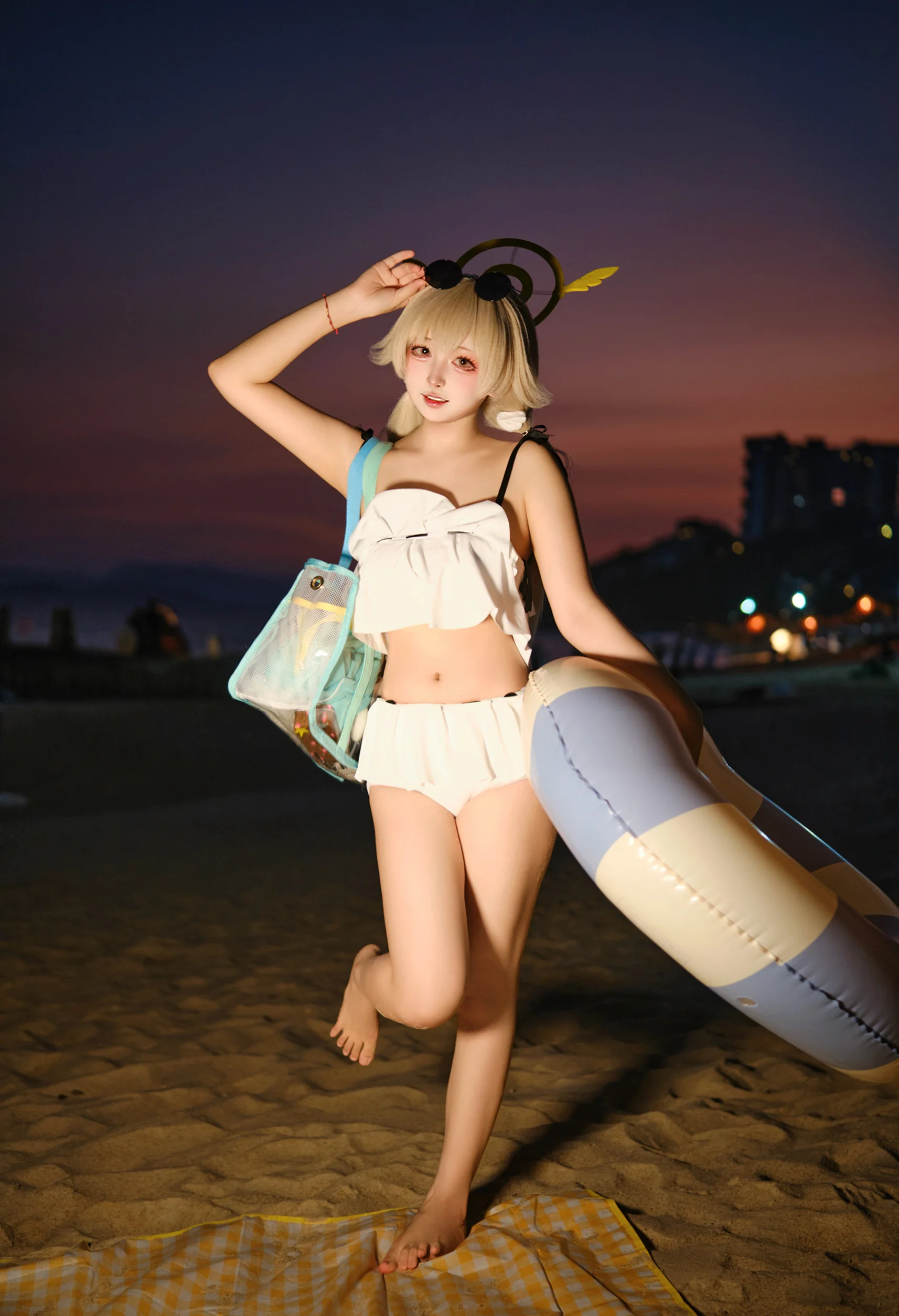 【日富美cos】碧蓝档案泳装造型海边夜拍实录