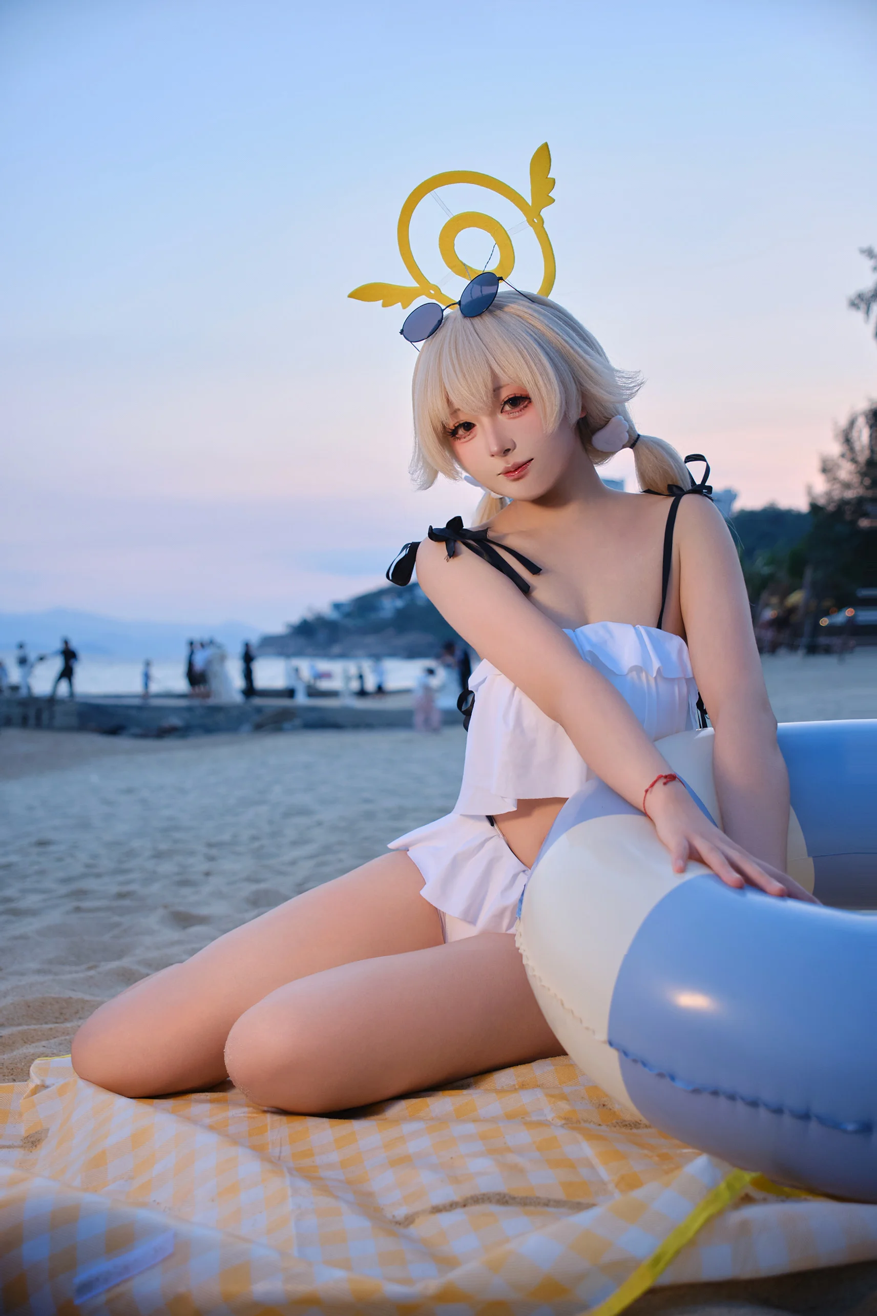 【碧蓝档案日富美cos】夏日海边的浮士德大人 - 第 1 张
