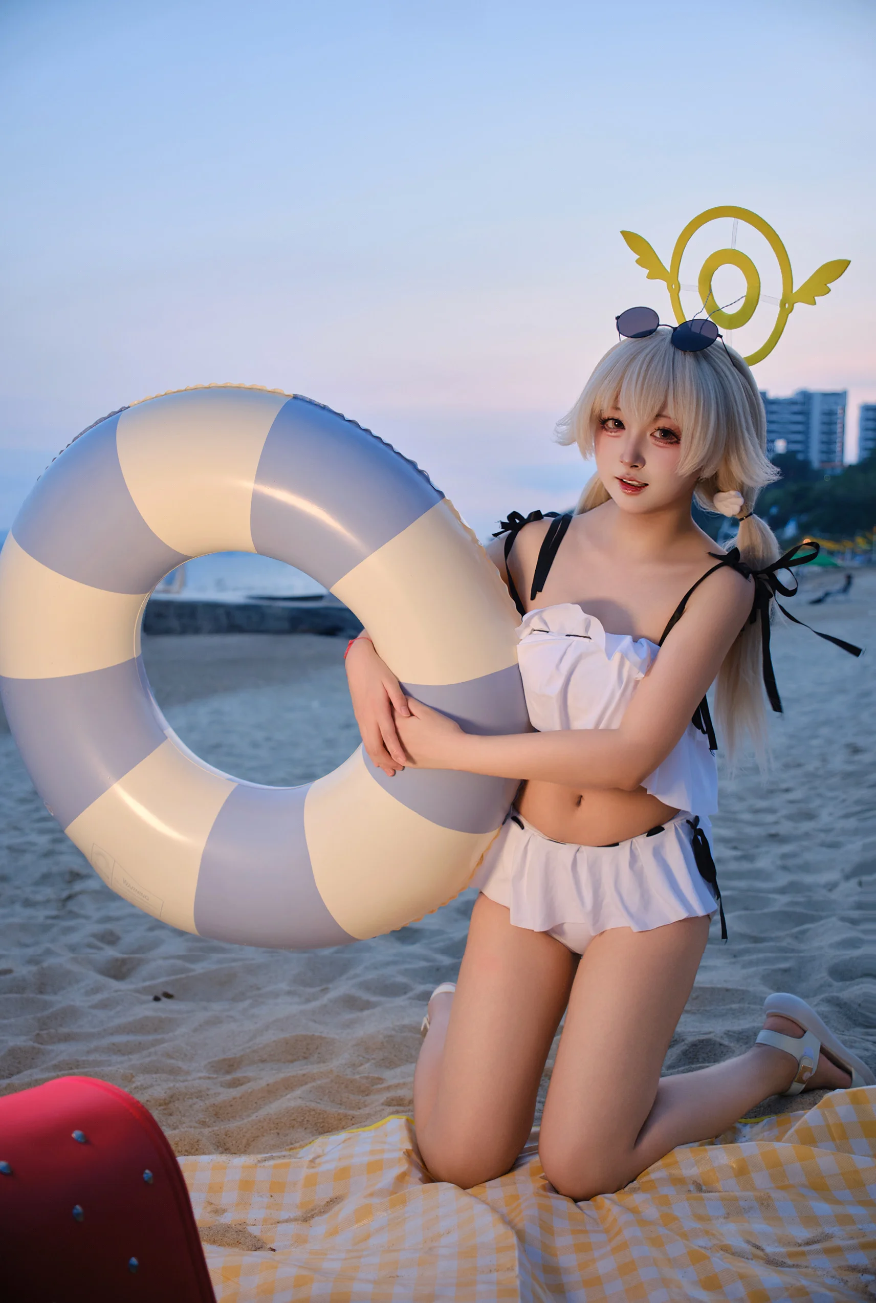 【碧蓝档案日富美cos】夏日海边的浮士德大人 - 第 2 张