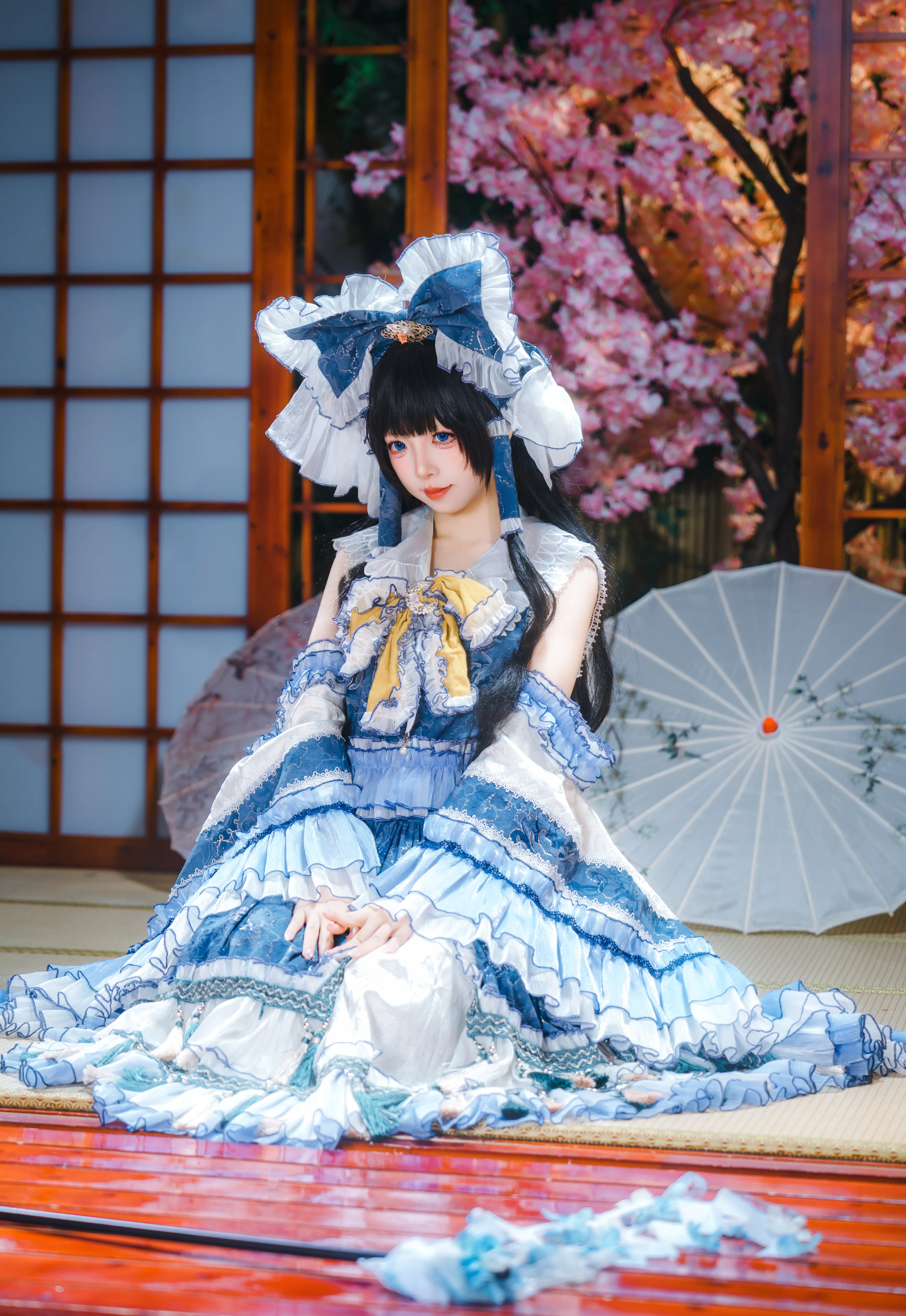 【博麗霊夢コスプレ】華麗な青白の和風巫女服と和風ファンタジーの世界 - 6 枚目