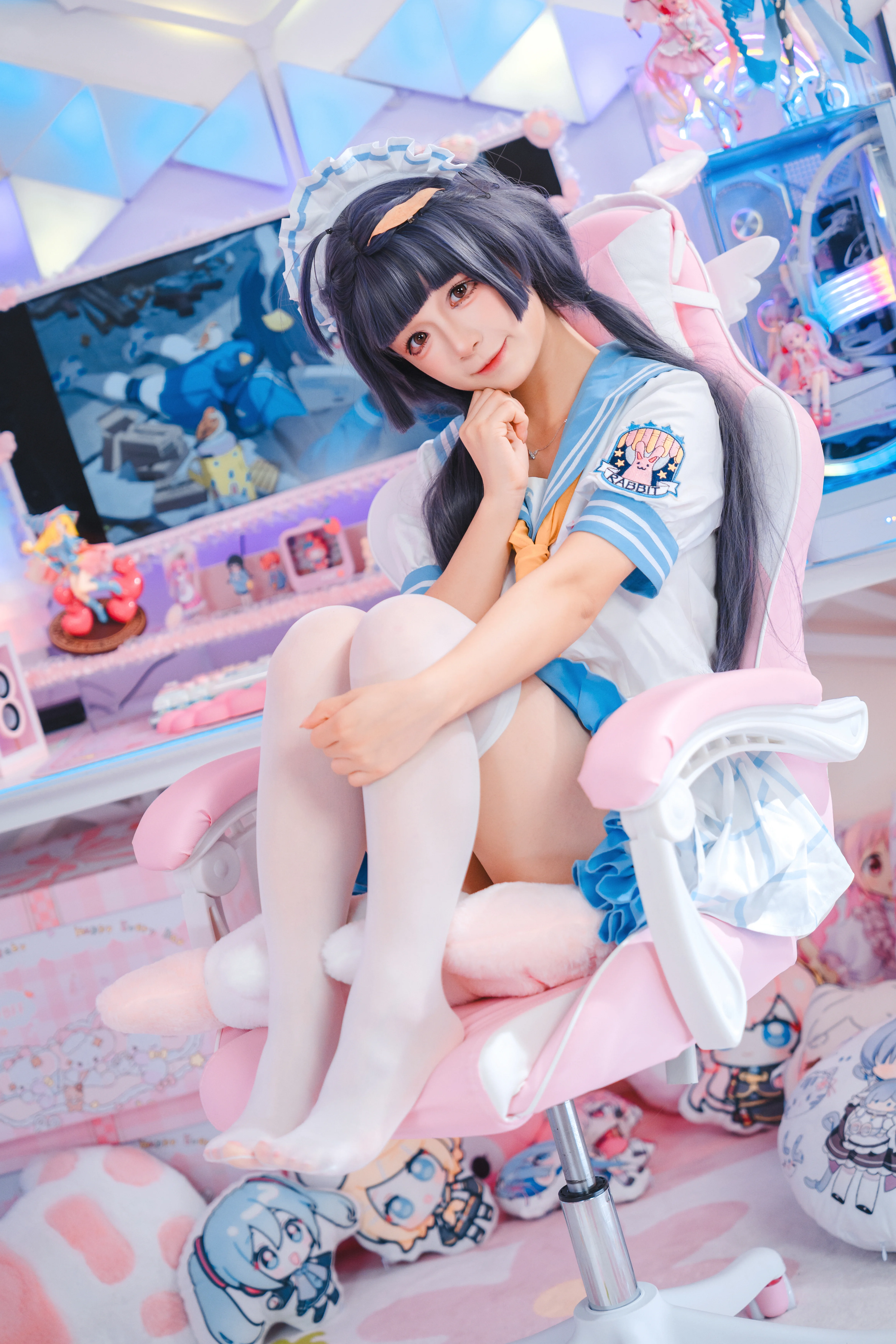 【霞沢ミユコスプレ】ゲーミングルームでの元気溢れるひととき - 3 枚目