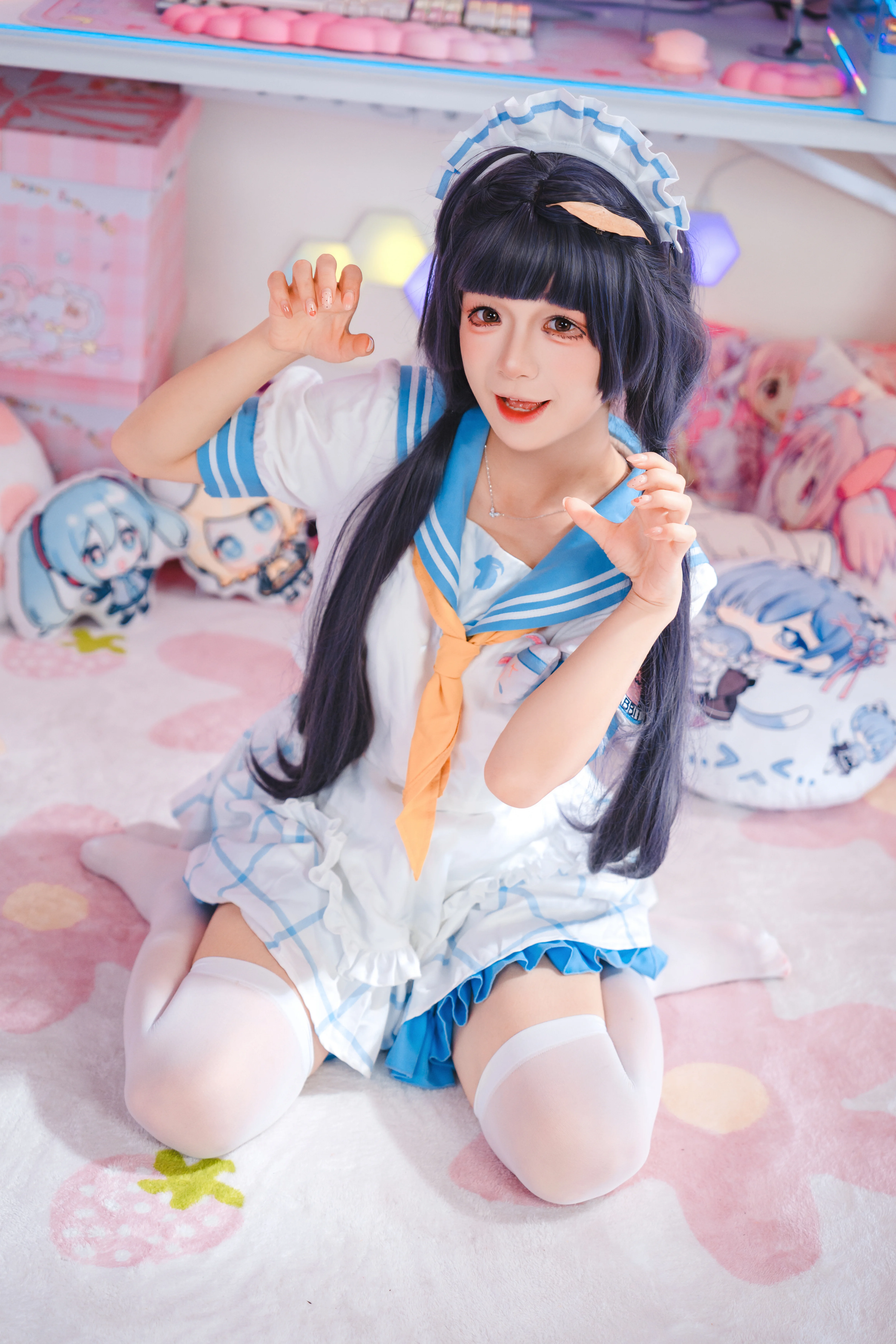 【霞沢ミユコスプレ】ゲーミングルームでの元気溢れるひととき - 6 枚目