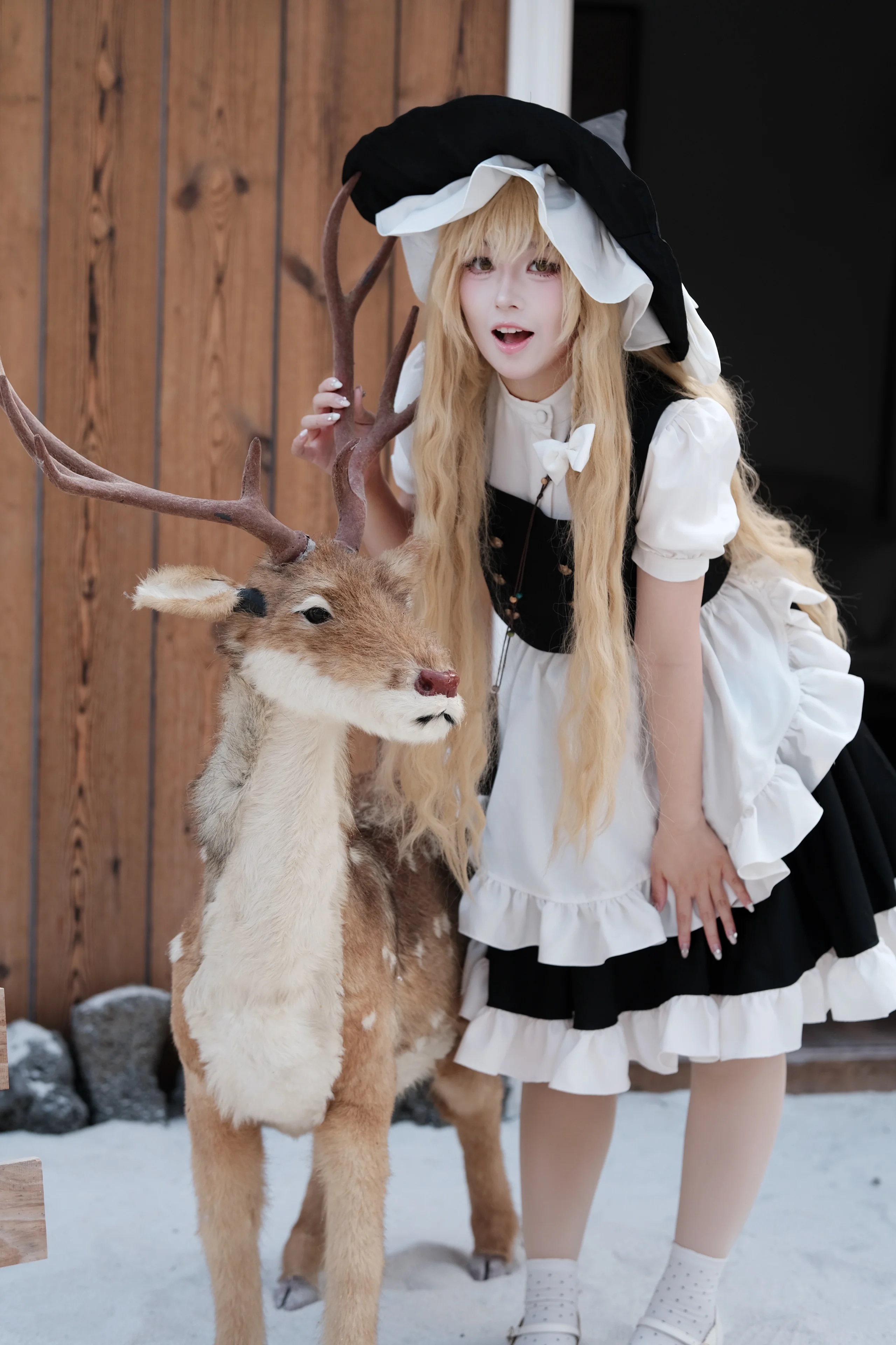【雾雨魔理沙cos】东方project里的雪地奇妙邂逅