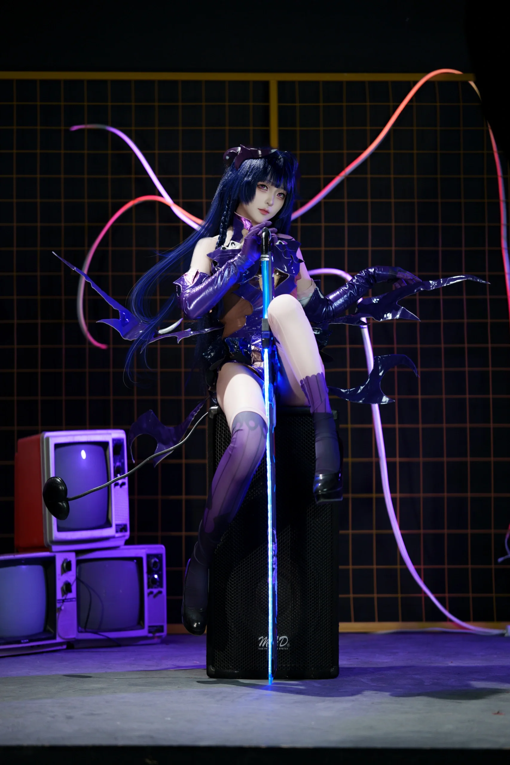 【雷电芽衣cos】重磁暴斩下，魅魔形态的鬼铠出击 - 第 4 张