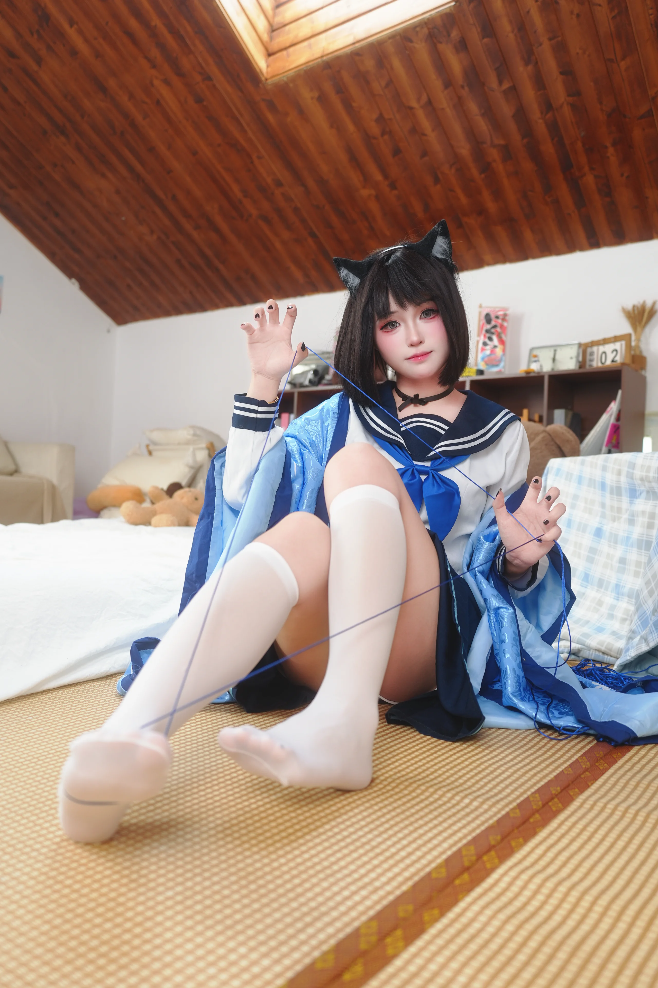 【桐生キキョウ コスプレ】ブルーアーカイブのツンデレ猫ちゃん、髪の毛と毛糸玉が絡まる日常 - 4 枚目