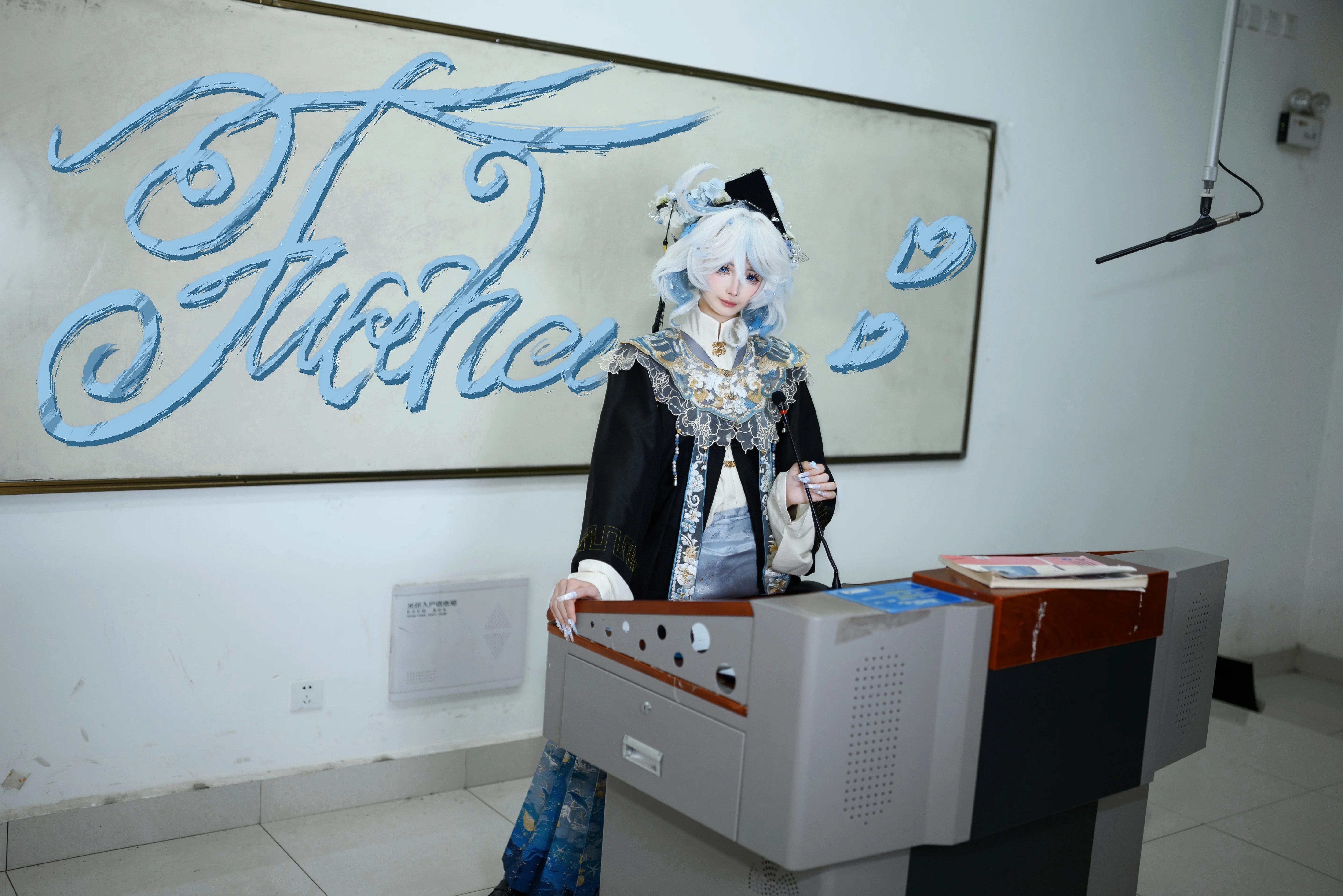 【芙宁娜cos】原神毕业照，裙摆与蝴蝶定格校园青春 - 第 6 张