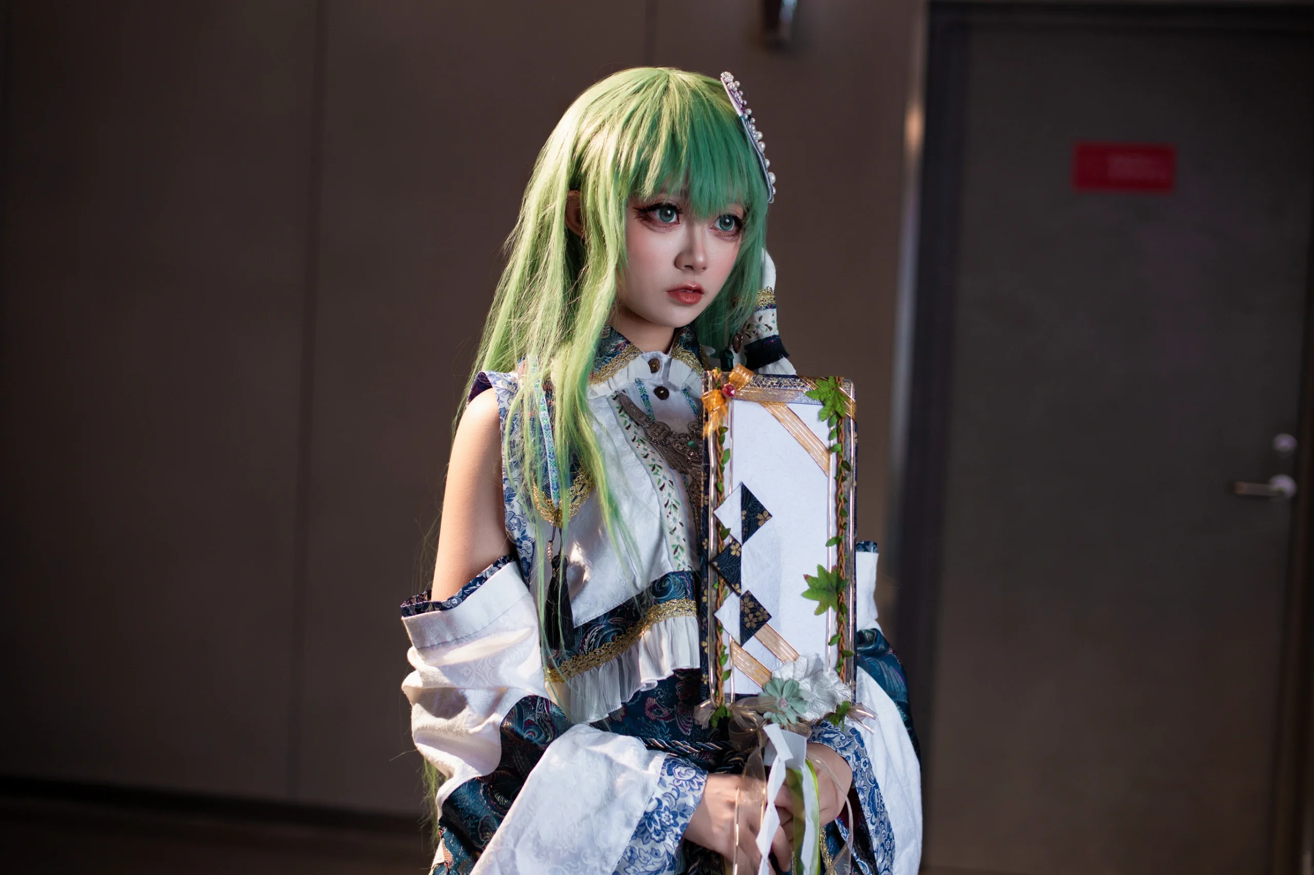 【东风谷早苗cos】神明少女的神乐铃舞步，漫展动作废急救指南 - 第 11 张