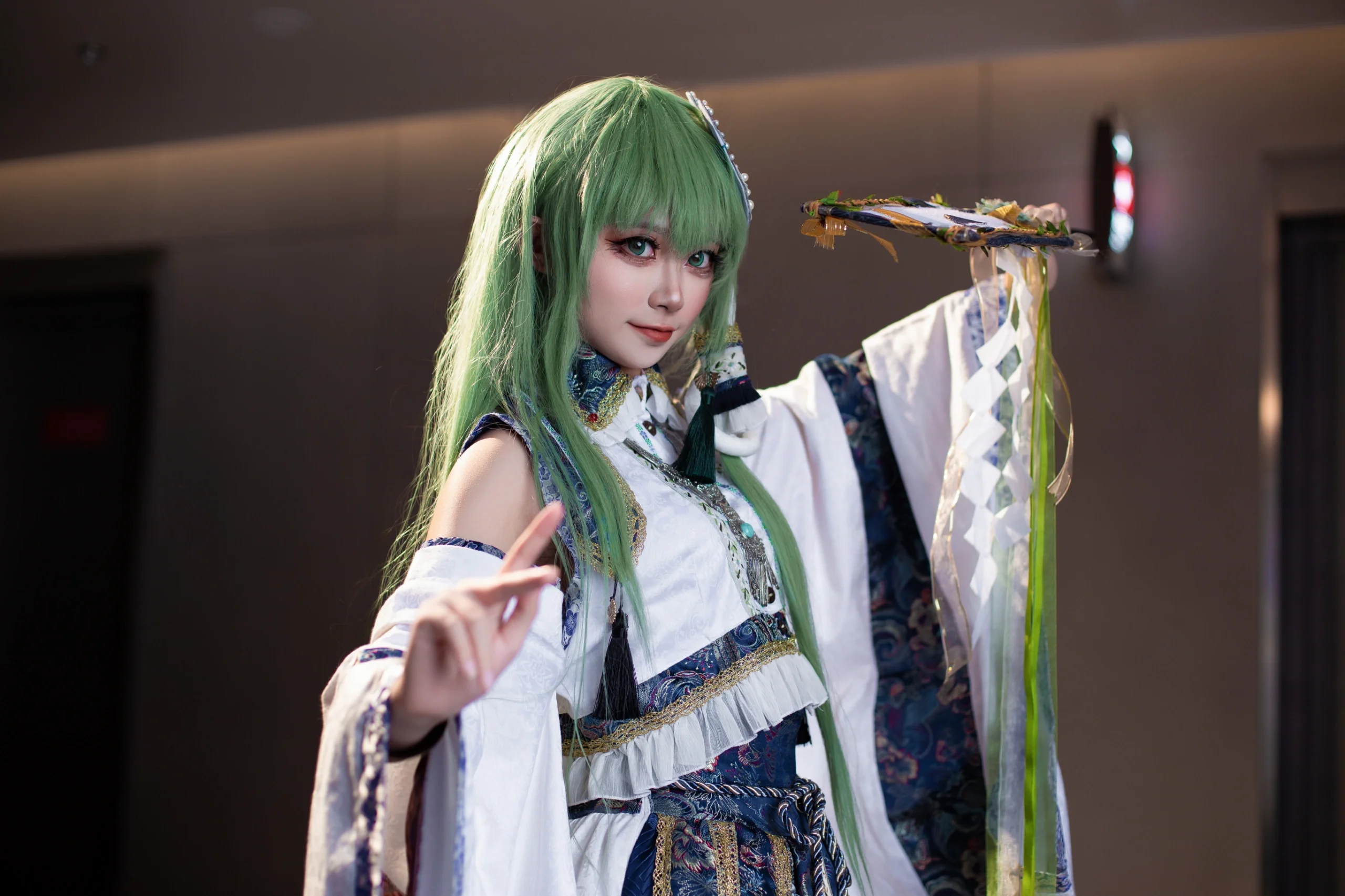 【东风谷早苗cos】神明少女的神乐铃舞步，漫展动作废急救指南 - 第 12 张