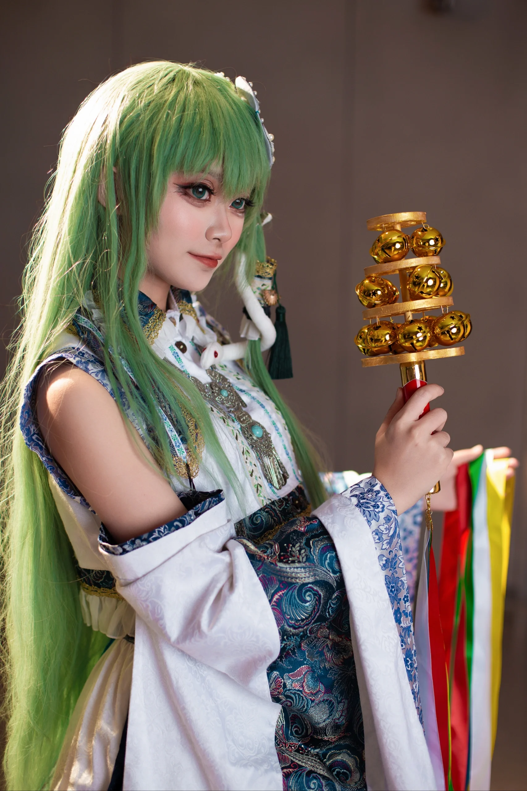 【东风谷早苗cos】神明少女的神乐铃舞步，漫展动作废急救指南 - 第 17 张