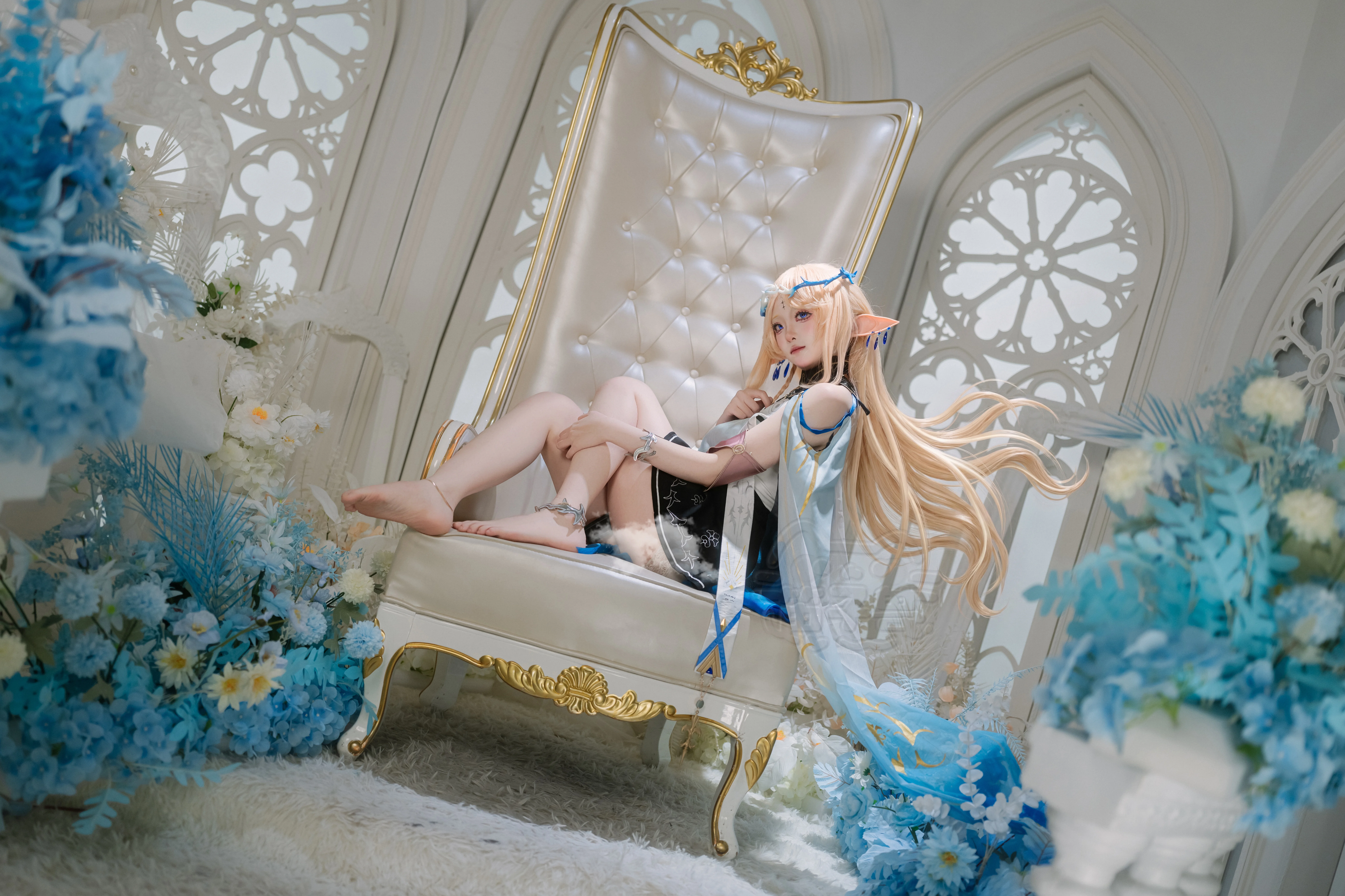 [Cartethyia Cosplay] Wuthering Waves, An Aloof Elf Girl Under the Gothic White Wall - Image 2