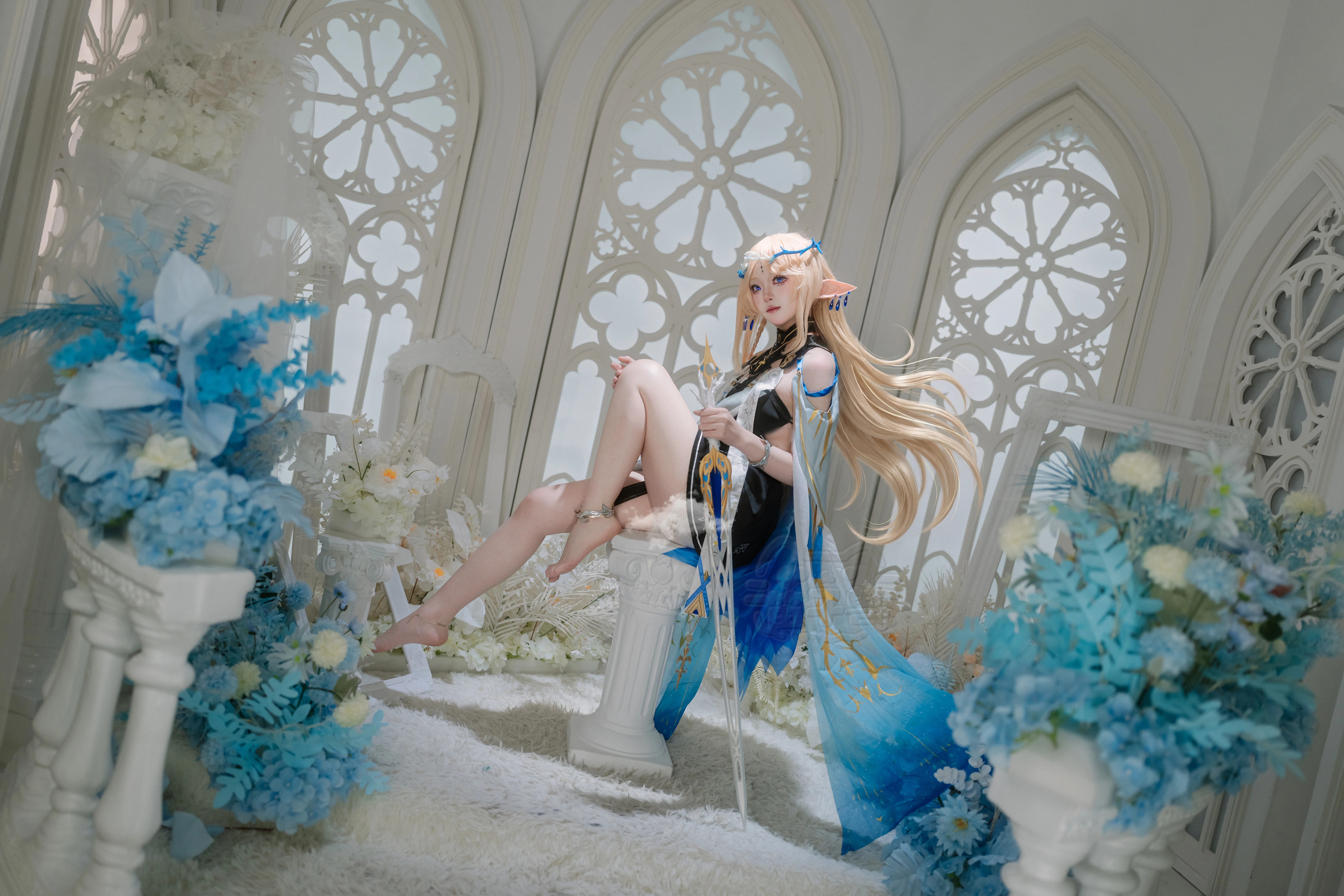[Cartethyia Cosplay] Wuthering Waves, An Aloof Elf Girl Under the Gothic White Wall - Image 3