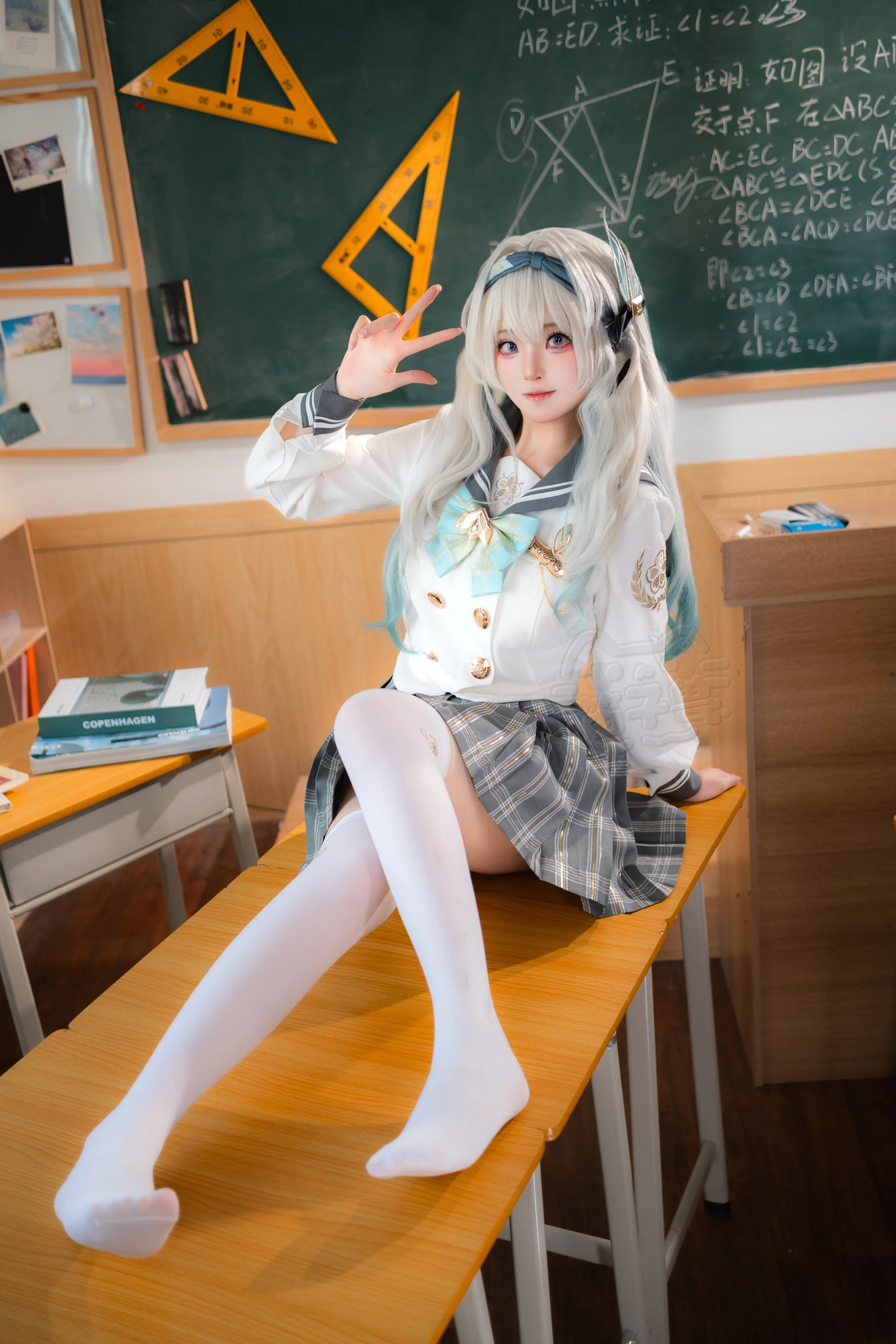 【流萤cos】教室里的勤勉时光，为了变强不断努力