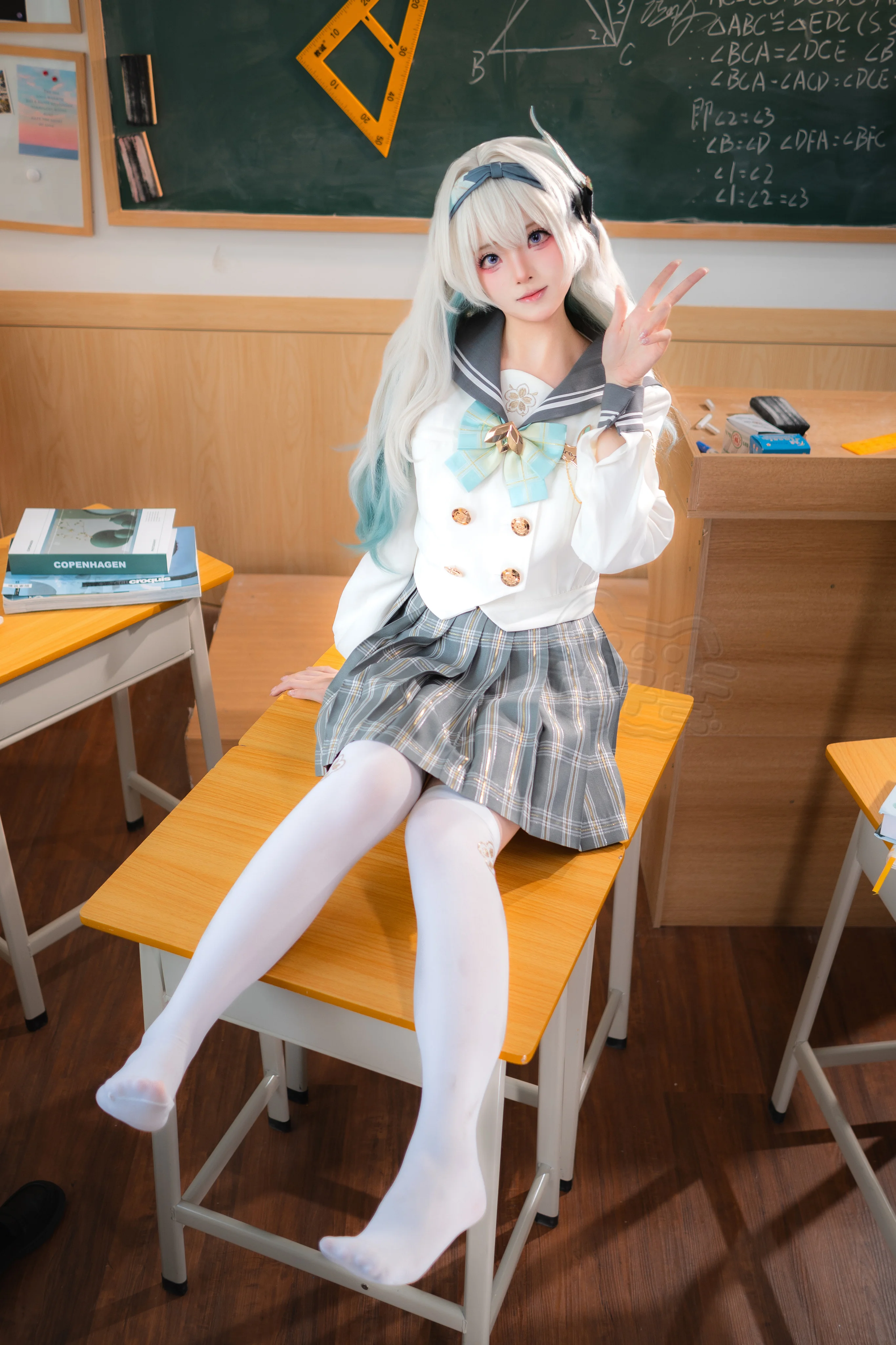 【流萤cos】教室里的勤勉时光，为了变强不断努力 - 第 3 张