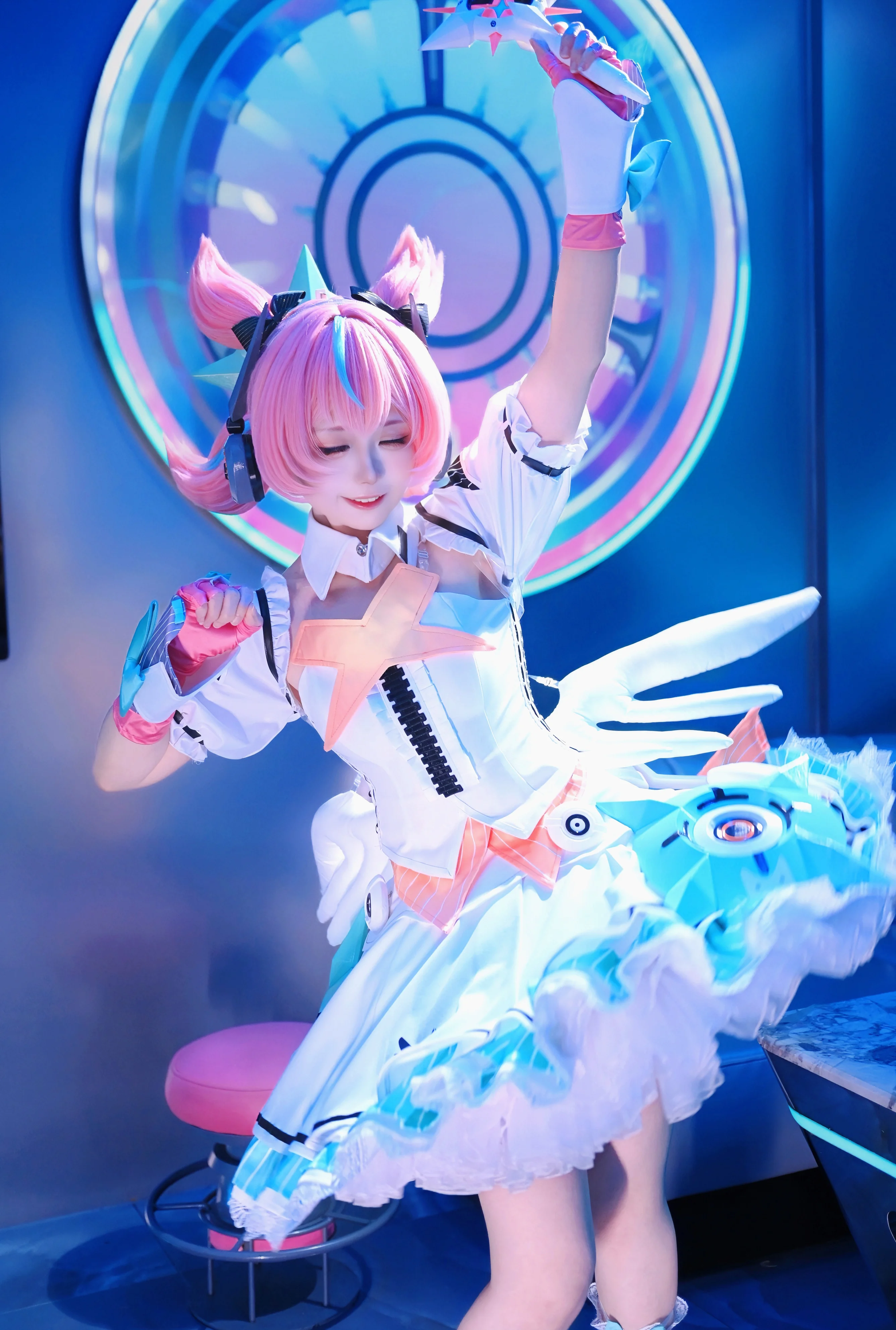 【爱芮cos】抱着许愿瓶，把妄想和歌声都装进绝区零 - 第 1 张