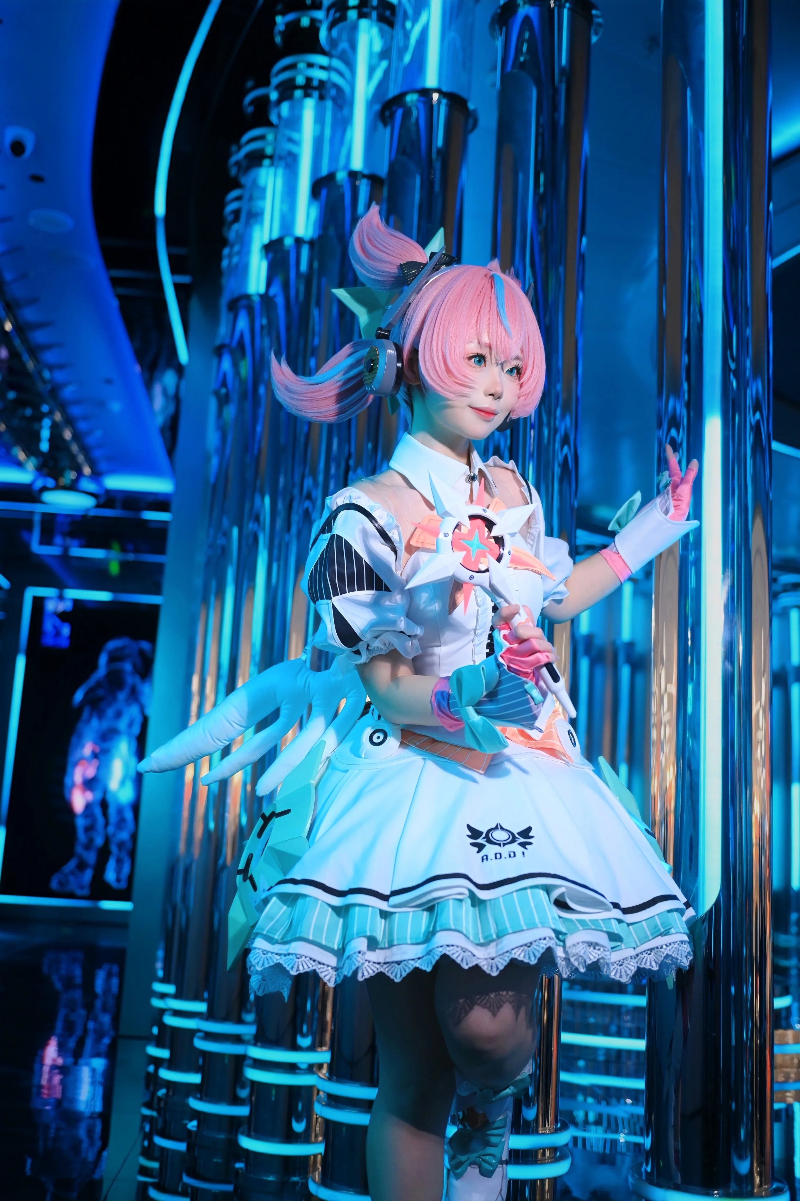 【爱芮cos】抱着许愿瓶，把妄想和歌声都装进绝区零 - 第 10 张