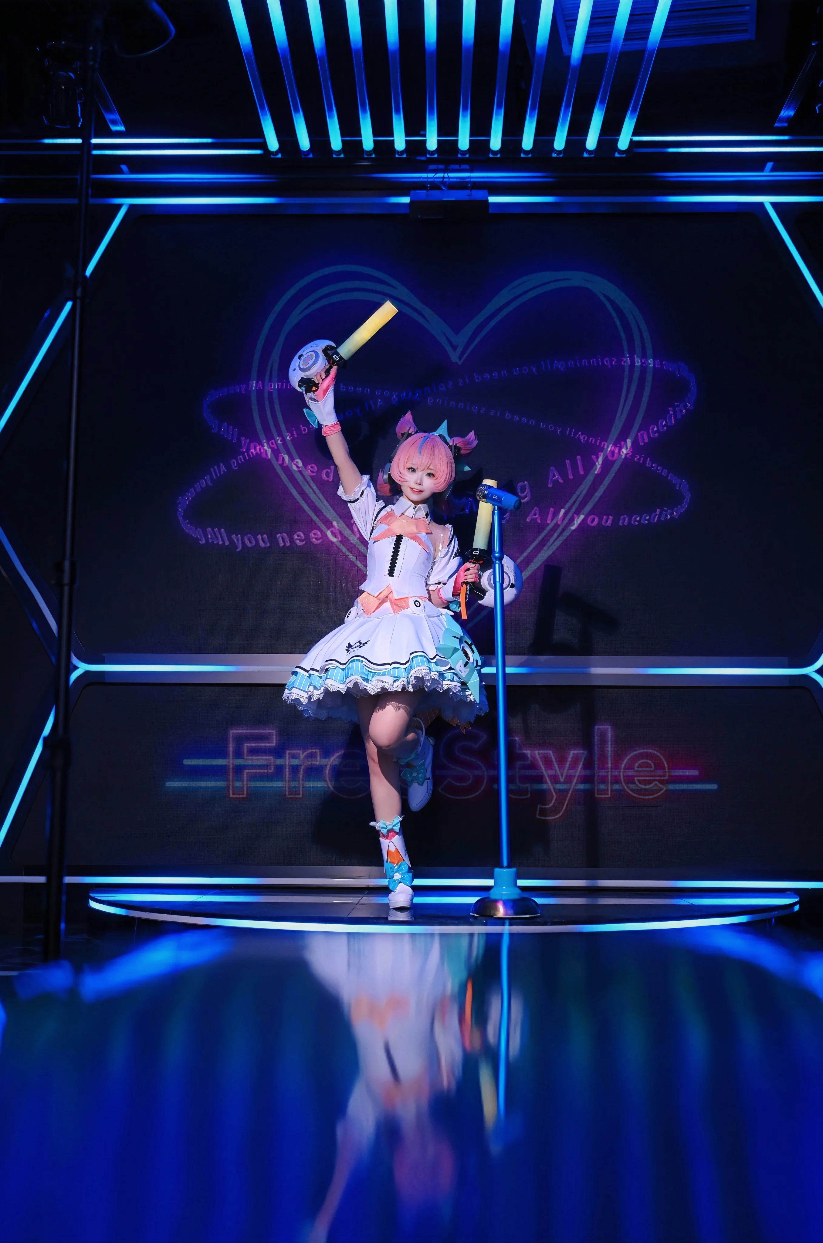 【爱芮cos】抱着许愿瓶，把妄想和歌声都装进绝区零 - 第 12 张