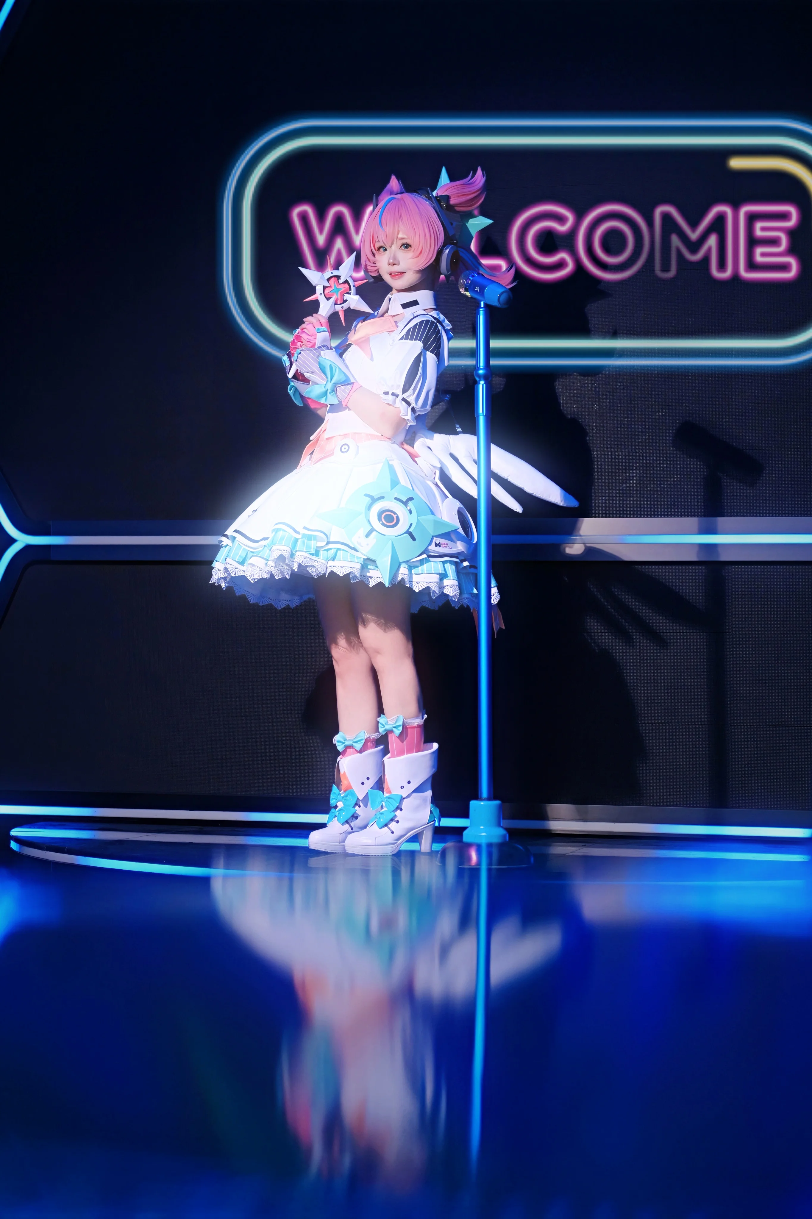 【爱芮cos】抱着许愿瓶，把妄想和歌声都装进绝区零 - 第 13 张