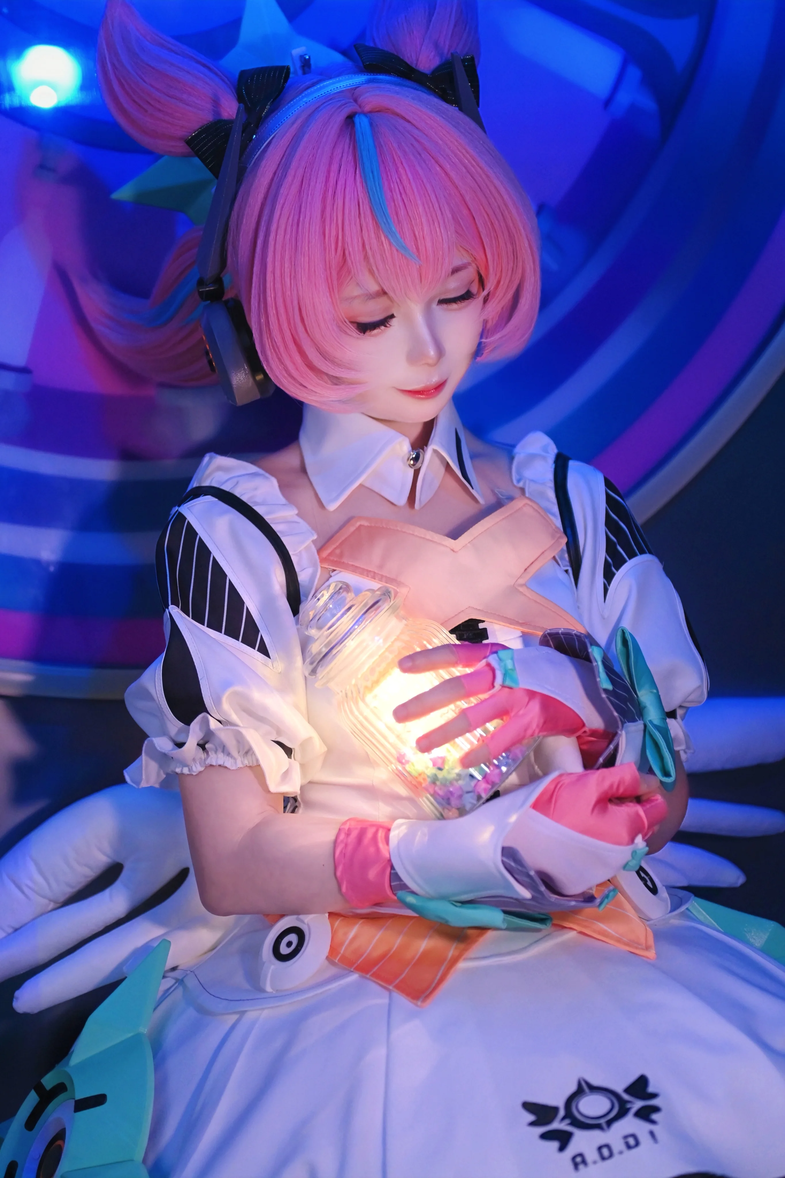 【爱芮cos】抱着许愿瓶，把妄想和歌声都装进绝区零 - 第 4 张
