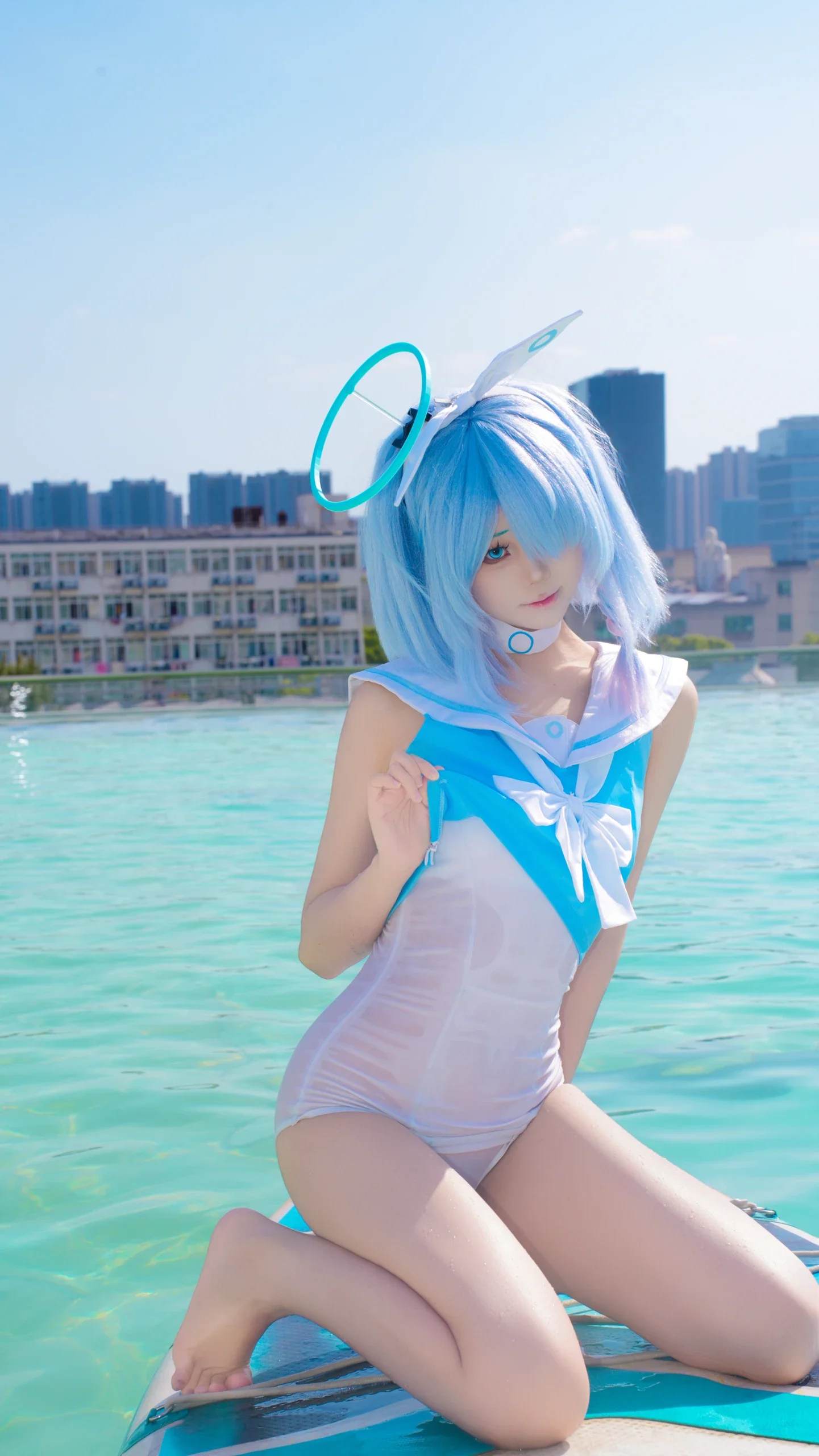 阿羅娜cos，暢遊在蔚藍檔案的清涼夏日裡