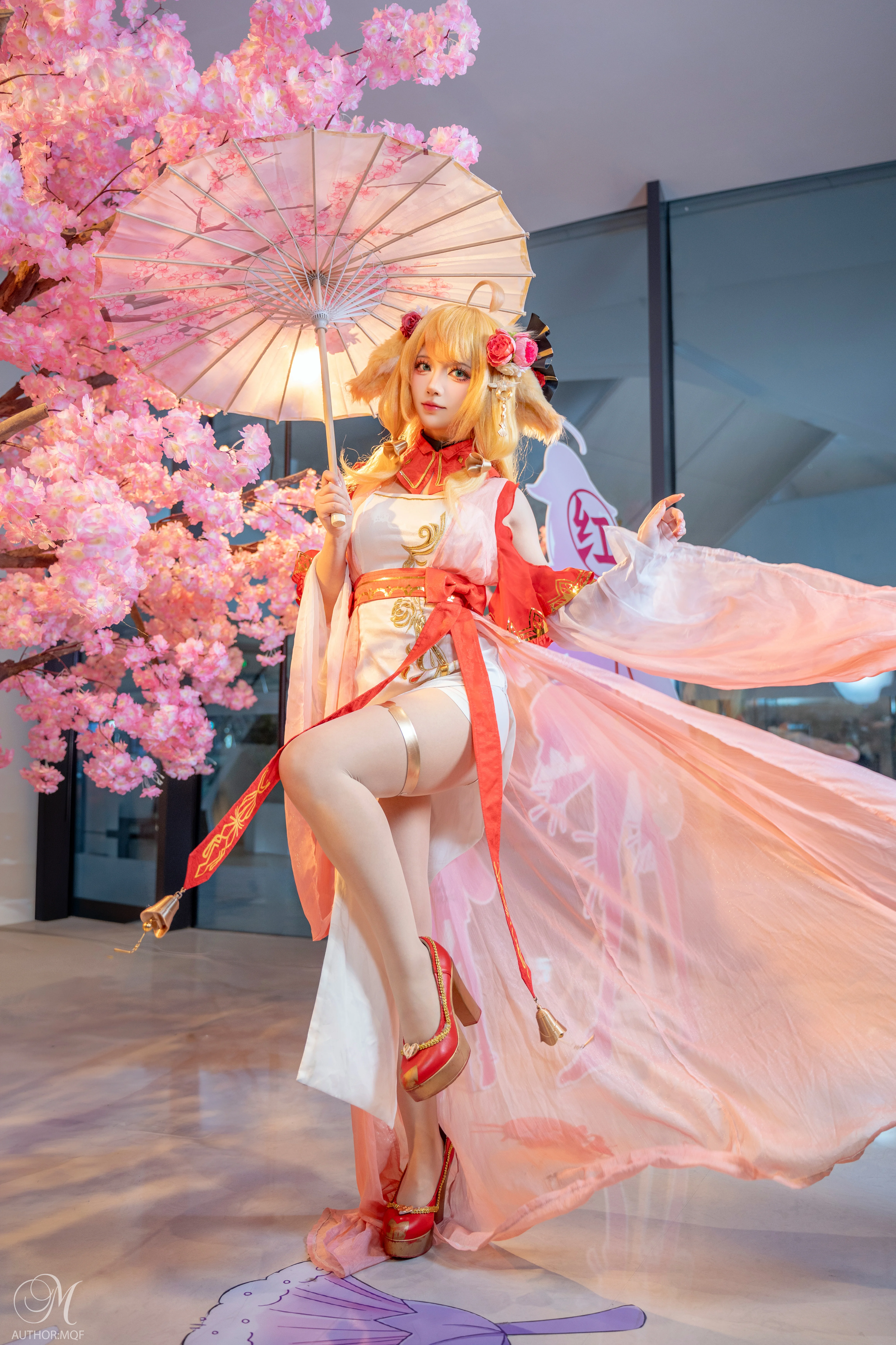 【涂山红红cos】狐妖小红娘，化身樱花树下的涂山之主 - 第 1 张