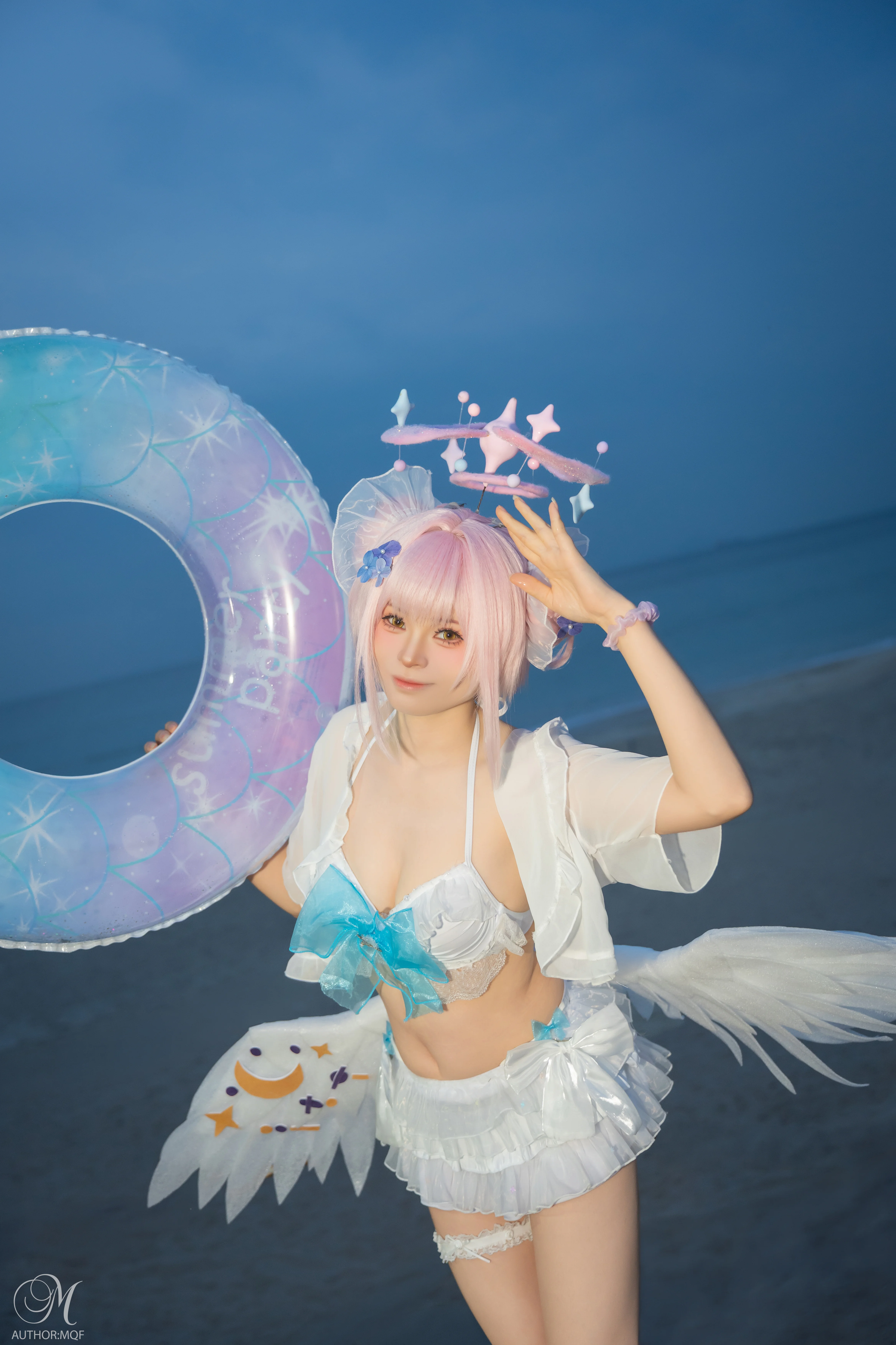 【聖園ミカ コスプレ】ブルーアーカイブ、黄昏の海辺の水着記録