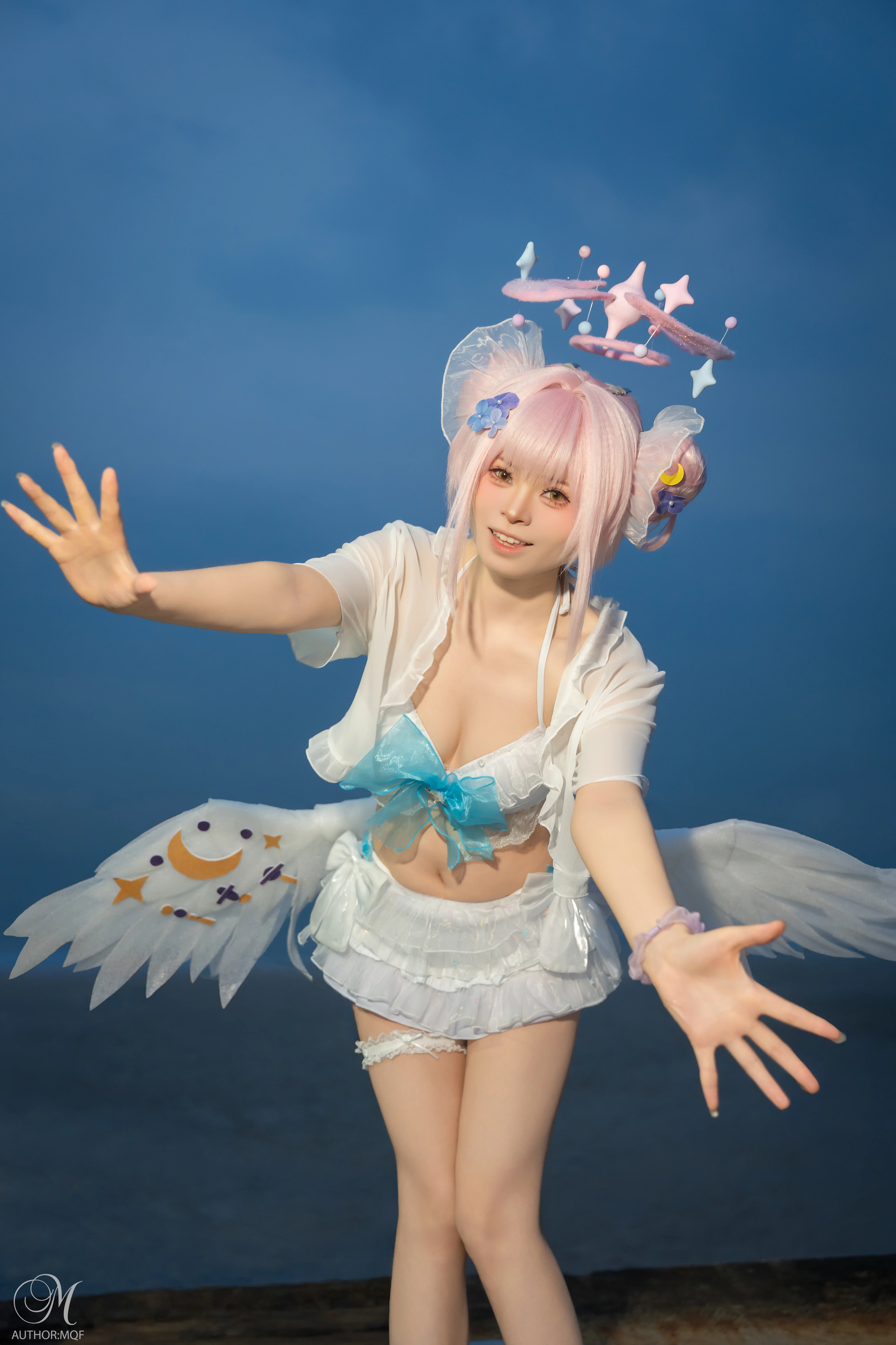 【聖園ミカ コスプレ】ブルーアーカイブ、黄昏の海辺の水着記録 - 3 枚目