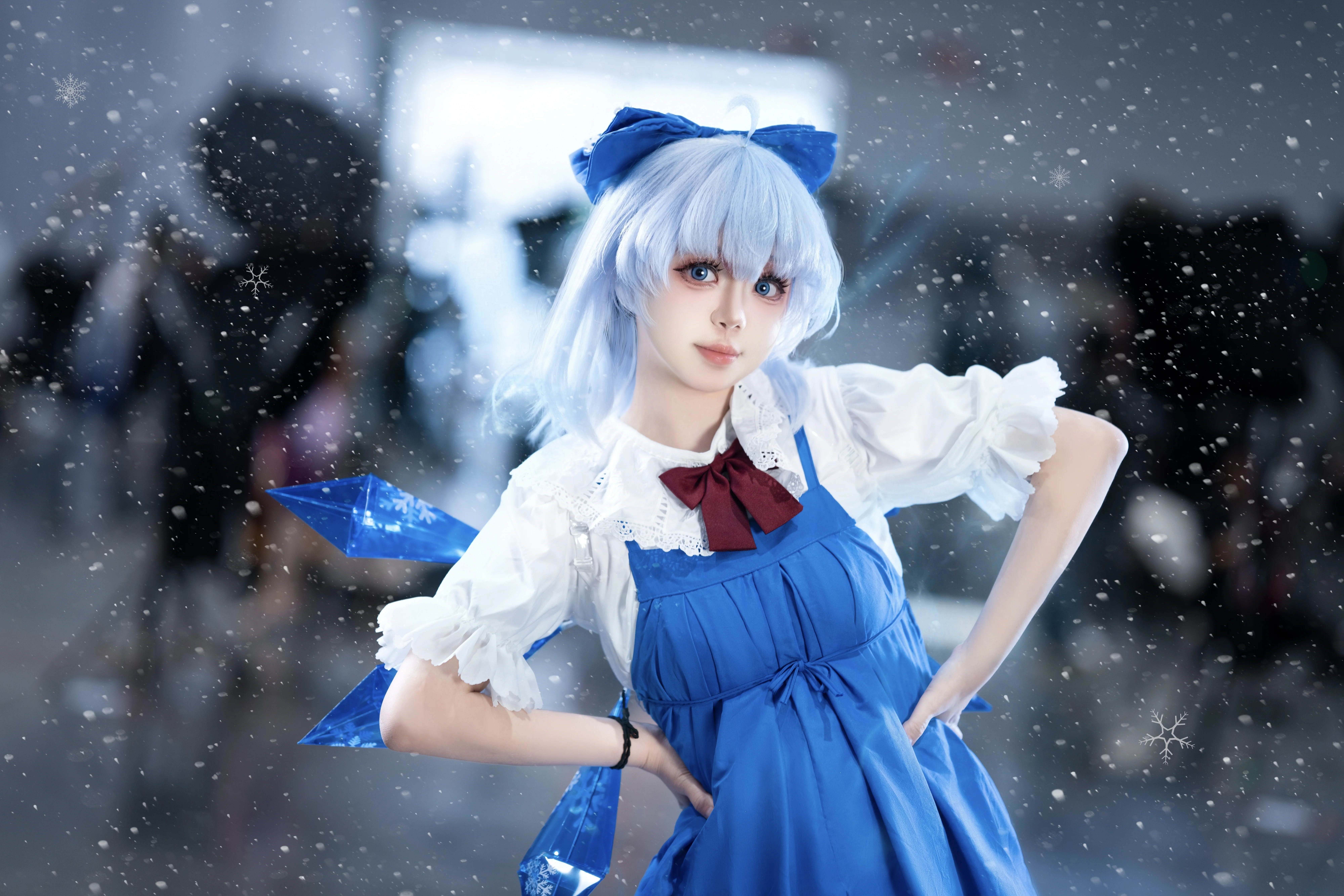 【チルノのコスプレ】厦門ゴールデン・ドルフィンアニメイベントでの氷の妖精 - 2 枚目