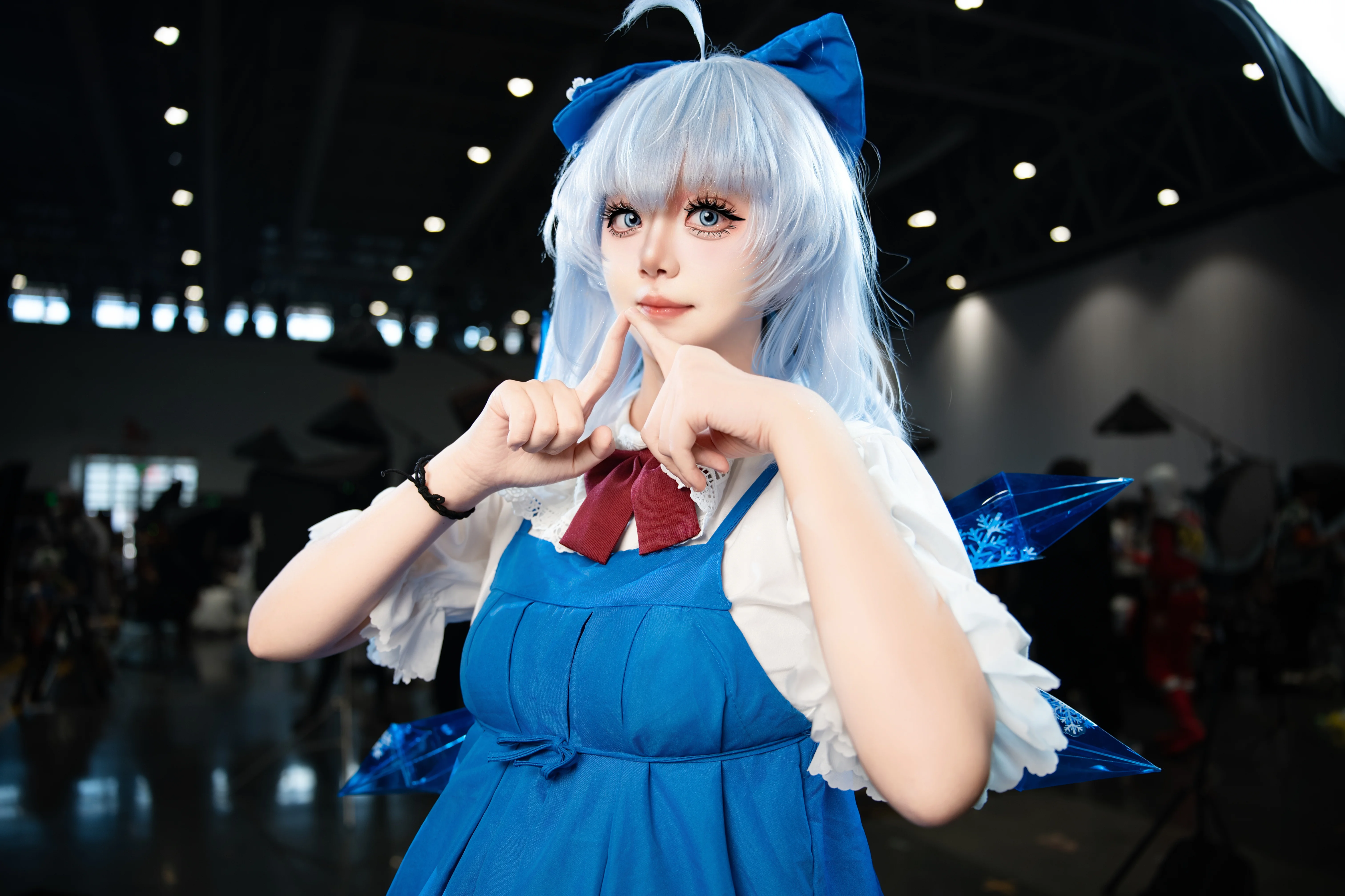 【チルノのコスプレ】幻想郷最強の氷の妖精、厦門アニメイベントでの日常 - 7 枚目