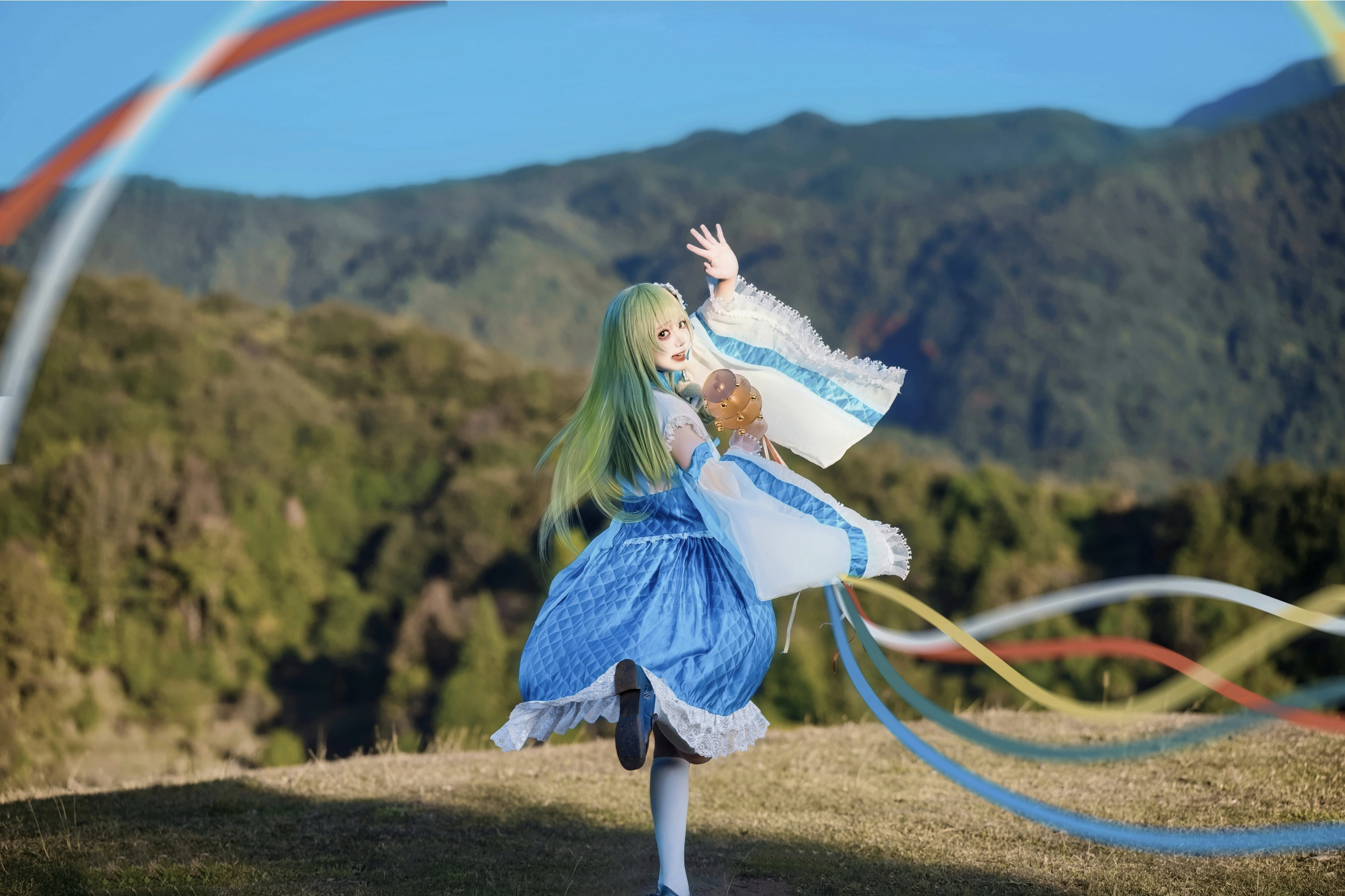 【東風谷早苗 コスプレ】東方風神録の巫女、山頂の舞と風