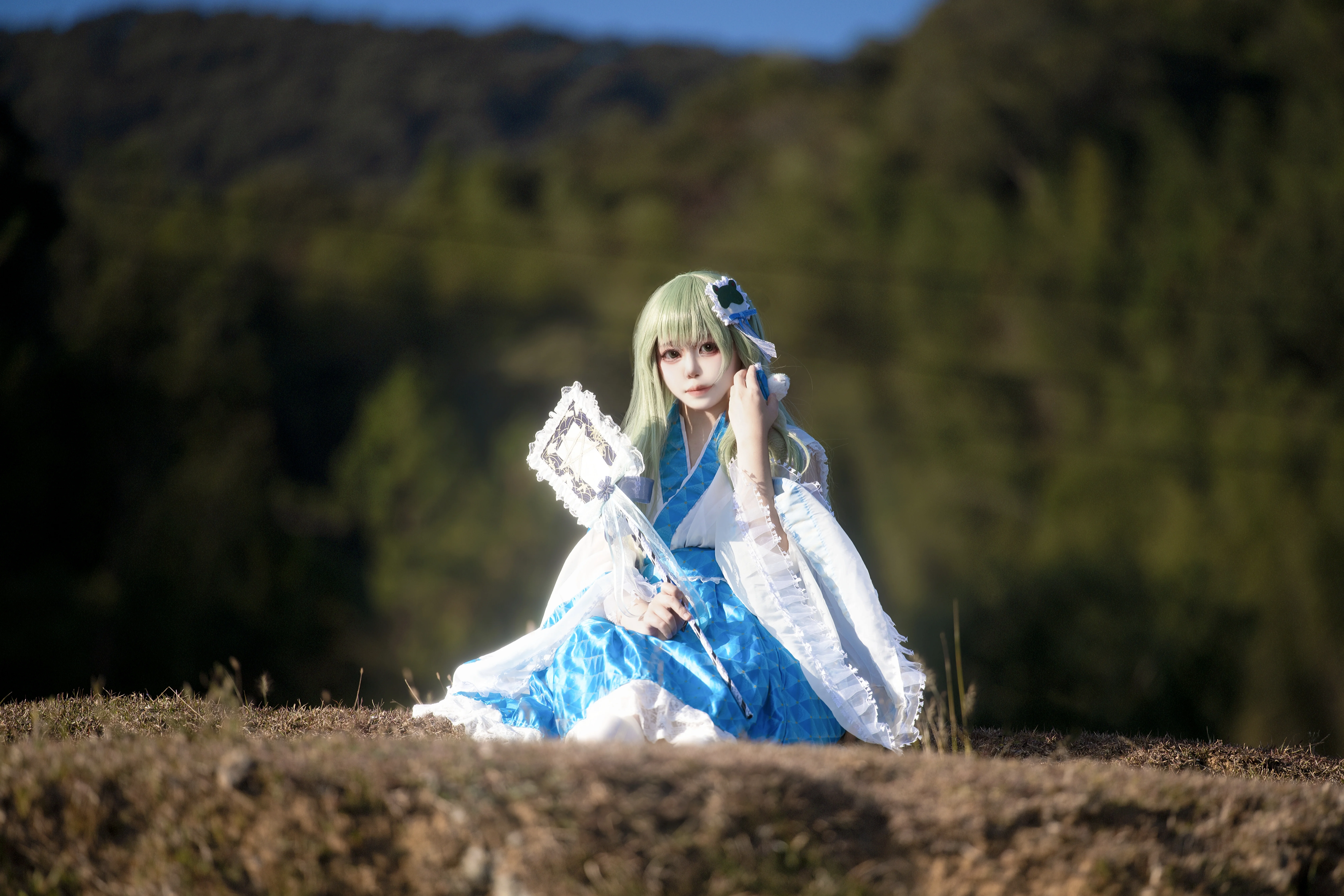 【東風谷早苗 コスプレ】東方風神録の巫女、山頂の舞と風 - 7 枚目