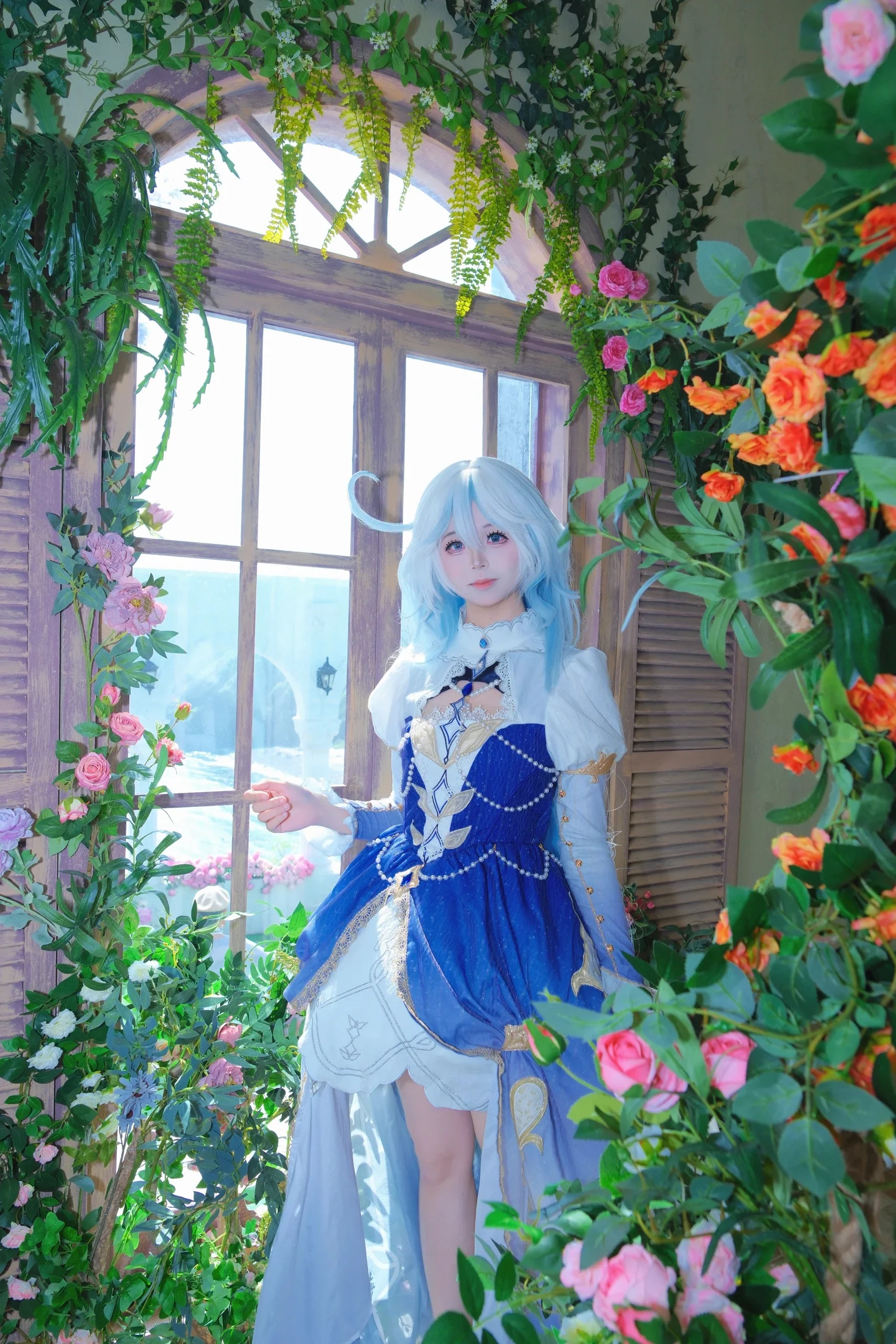 [Furina cosplay] Blue Waltz in the Greenhouse