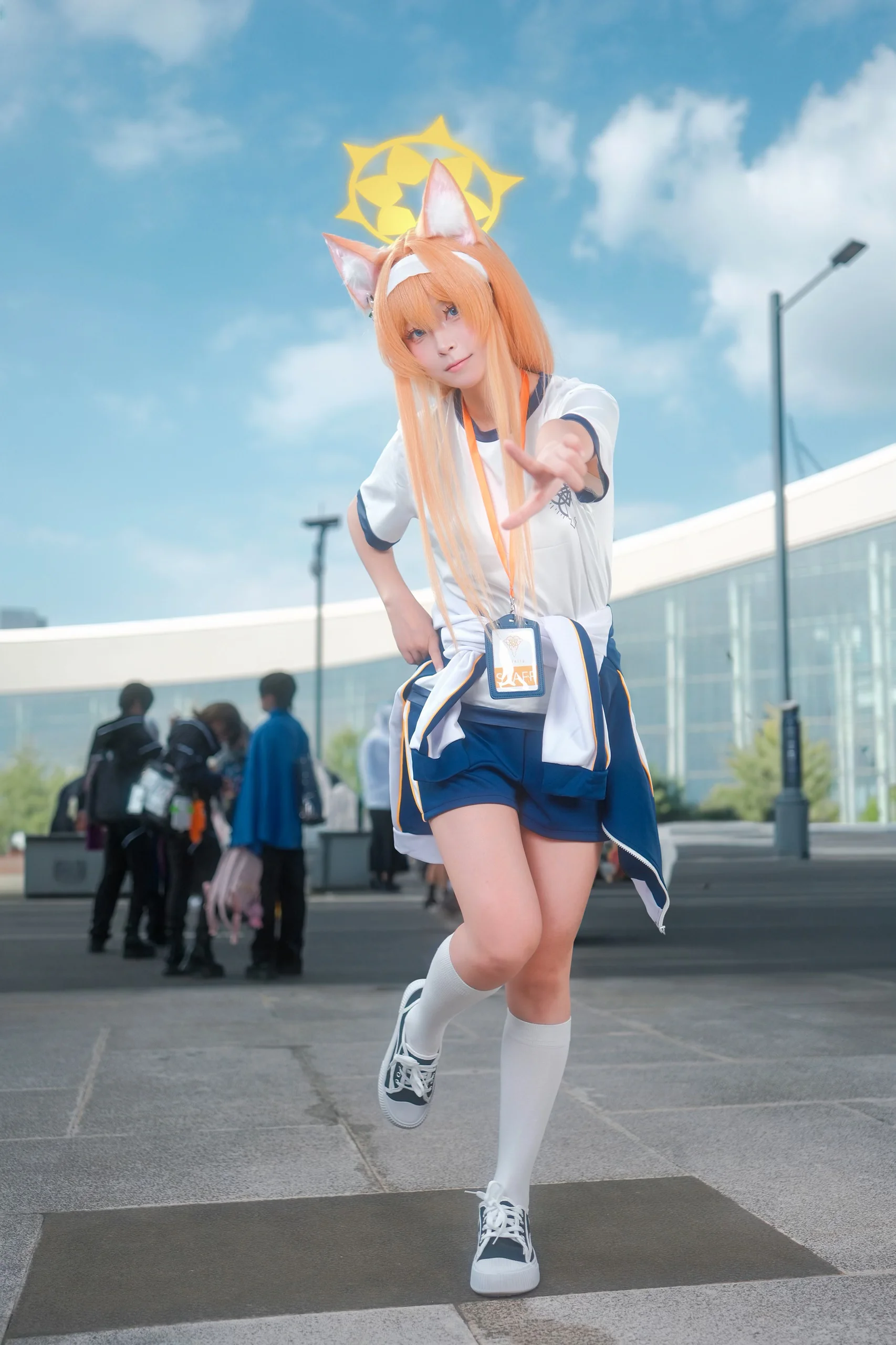 [Iochi Mari cosplay] Catching This Lively Little Fox Under the Sun of Blue Archive