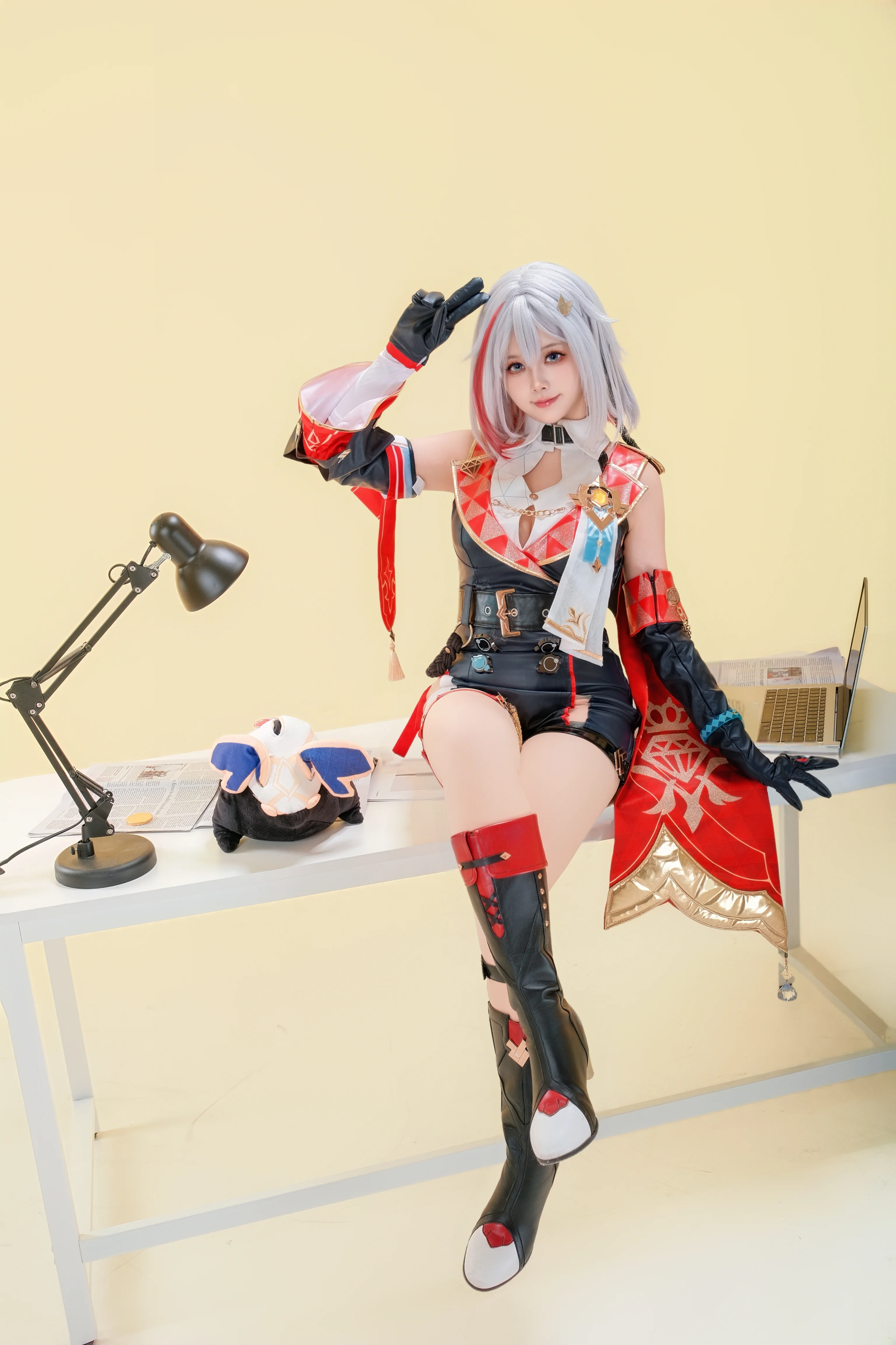 【托帕cos】崩坏星穹铁道星际和平公司总监的日常 - 第 4 张