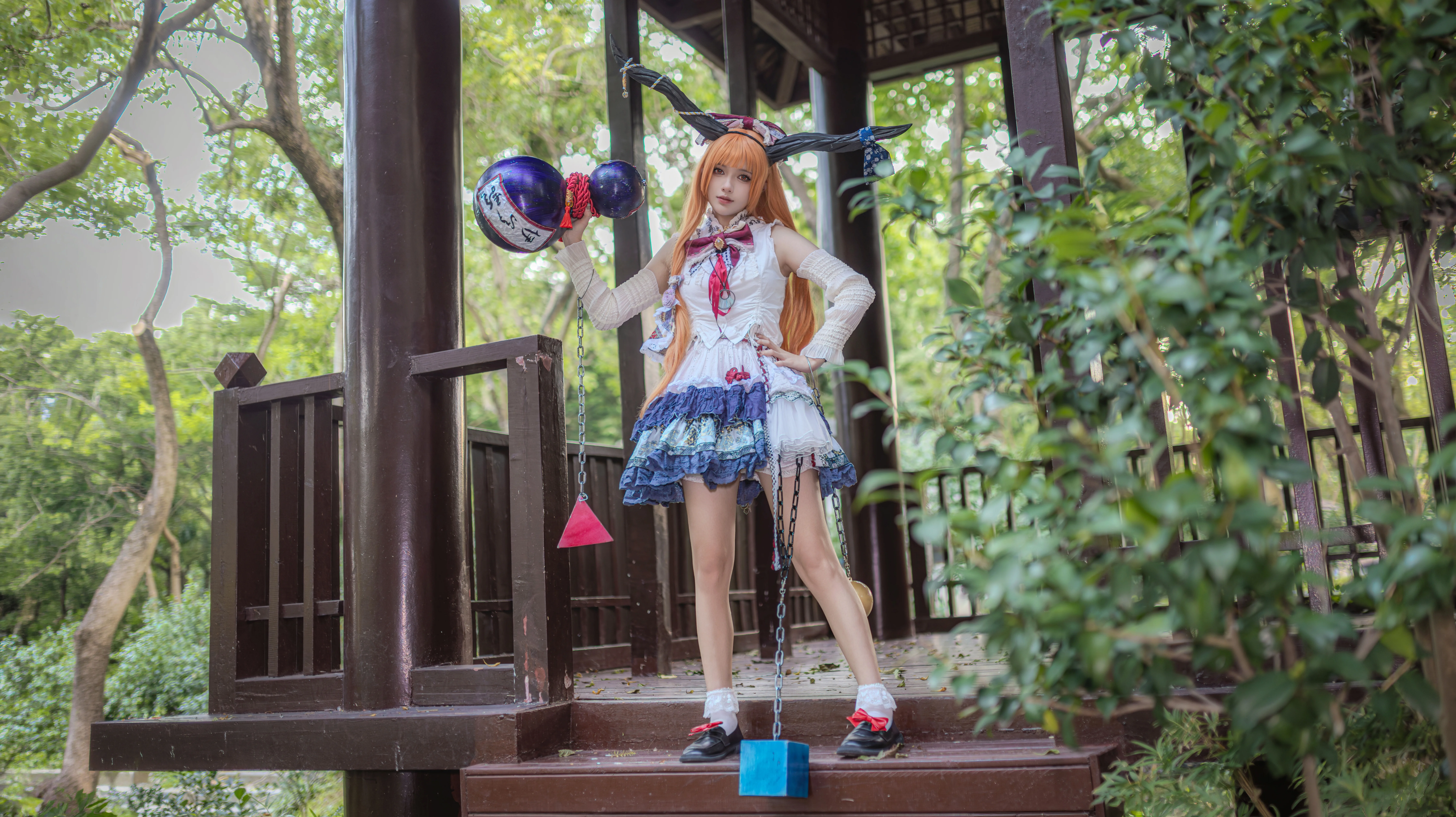 【伊吹萃香コスプレ】東方Projectの鬼の王、酒瓢箪と鎖もバッチリ揃いました - 1 枚目