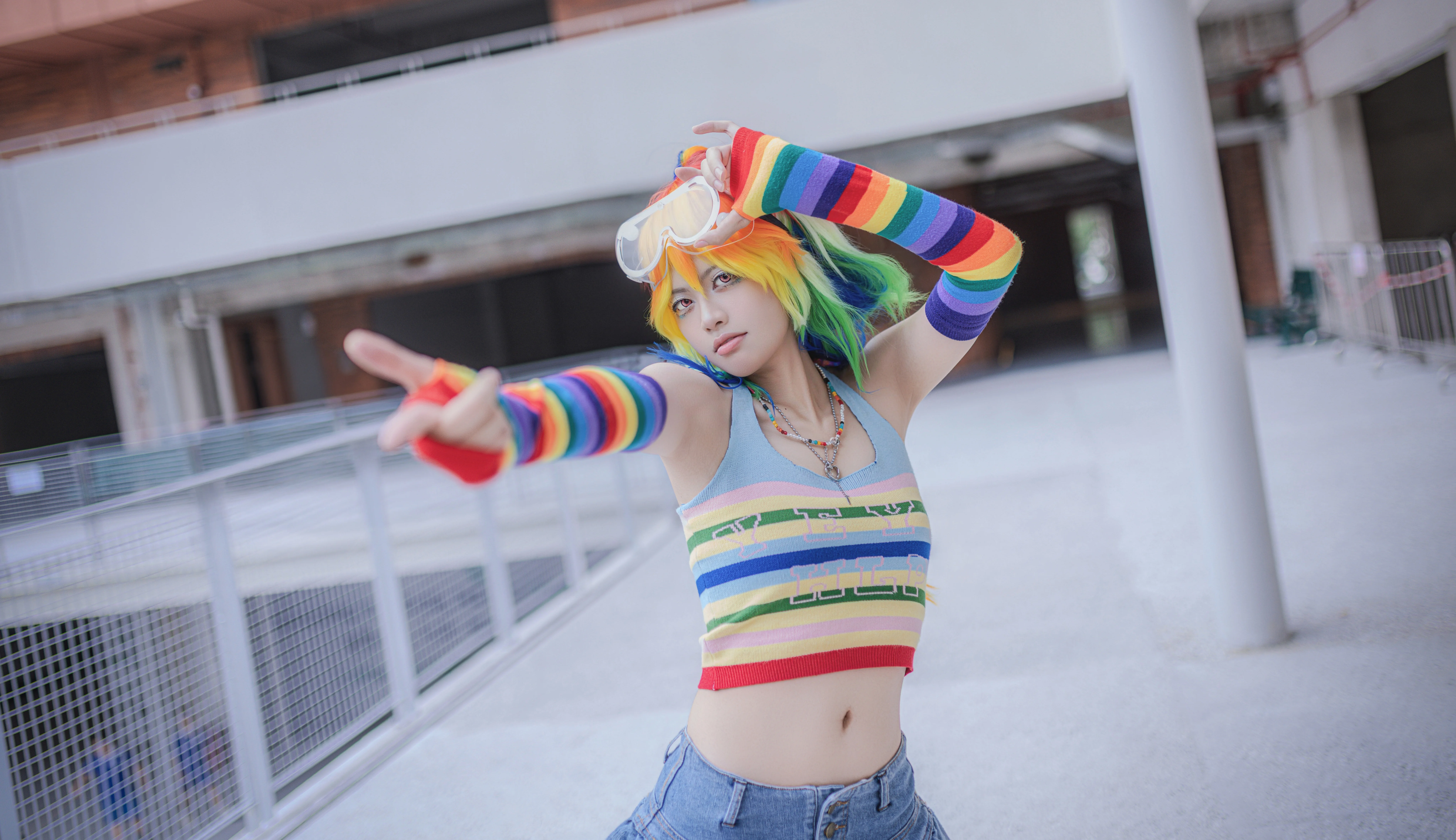【云宝黛西cos】小马宝莉拟人化，彩虹色街头风穿行