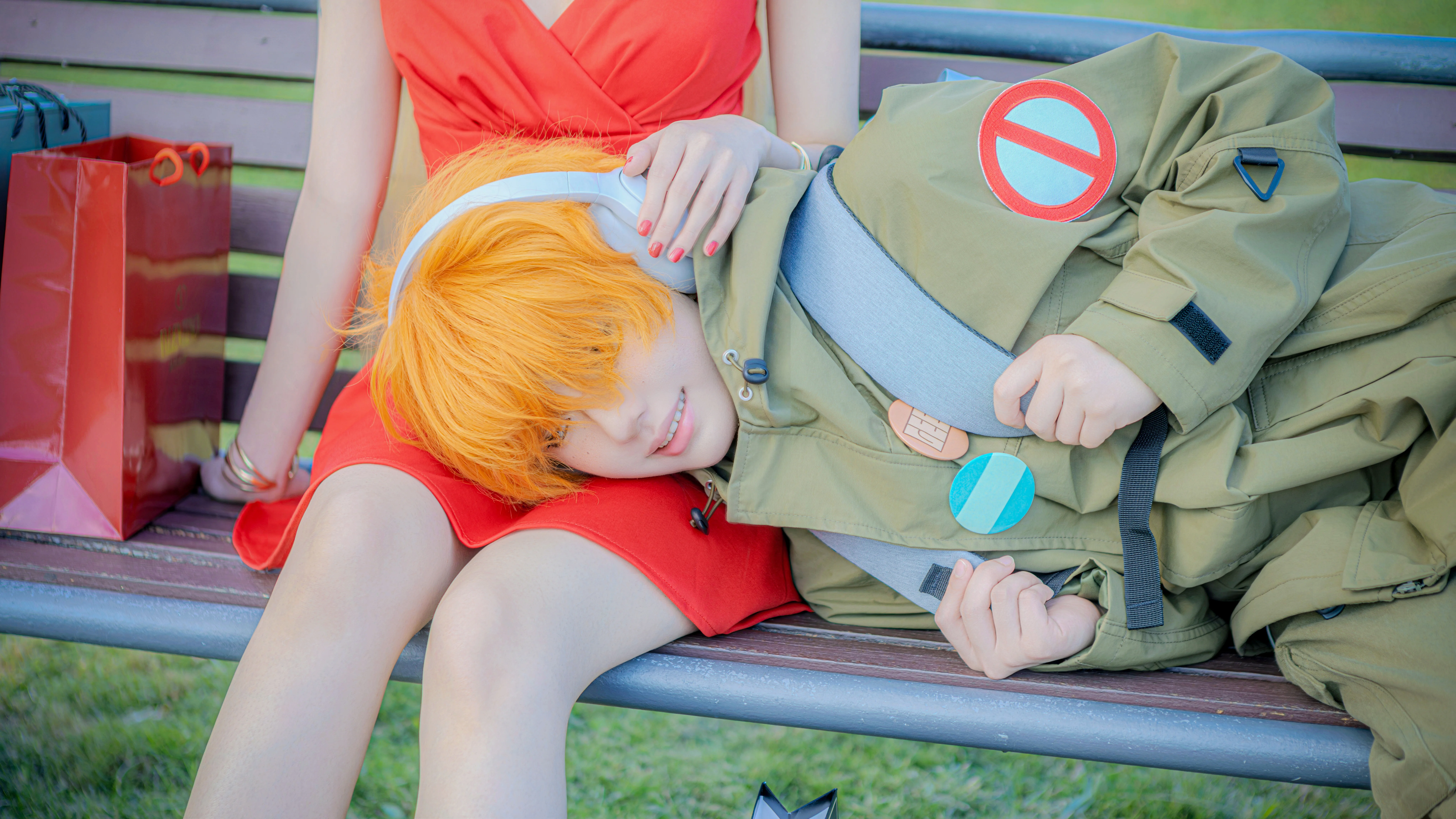 【Panty cos】吊带袜天使的日常，提着购物袋的街头漫步