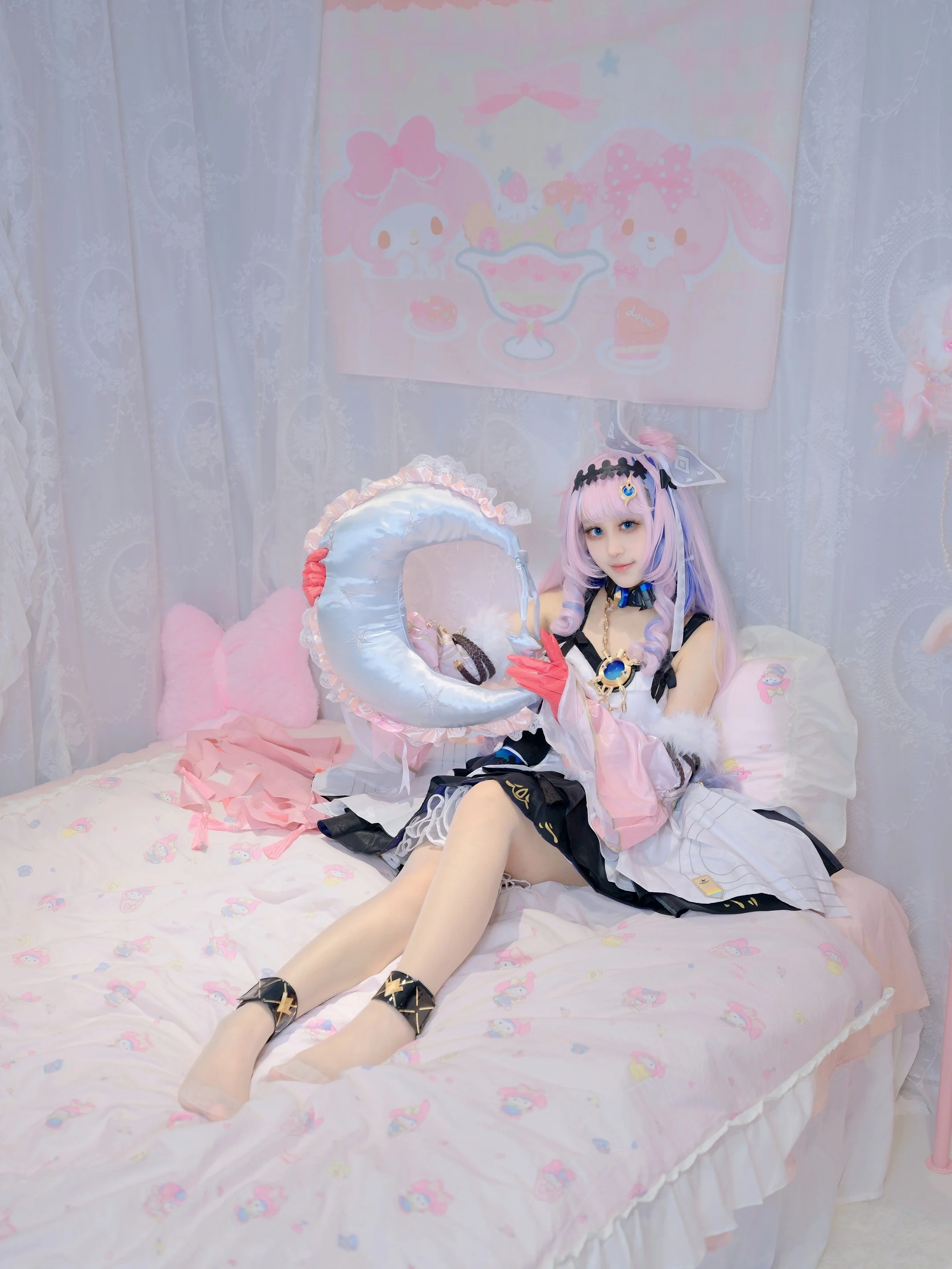 【达妮娅cos】鸣潮里的粉紫幻想，拍了好多可爱道具 - 第 3 张