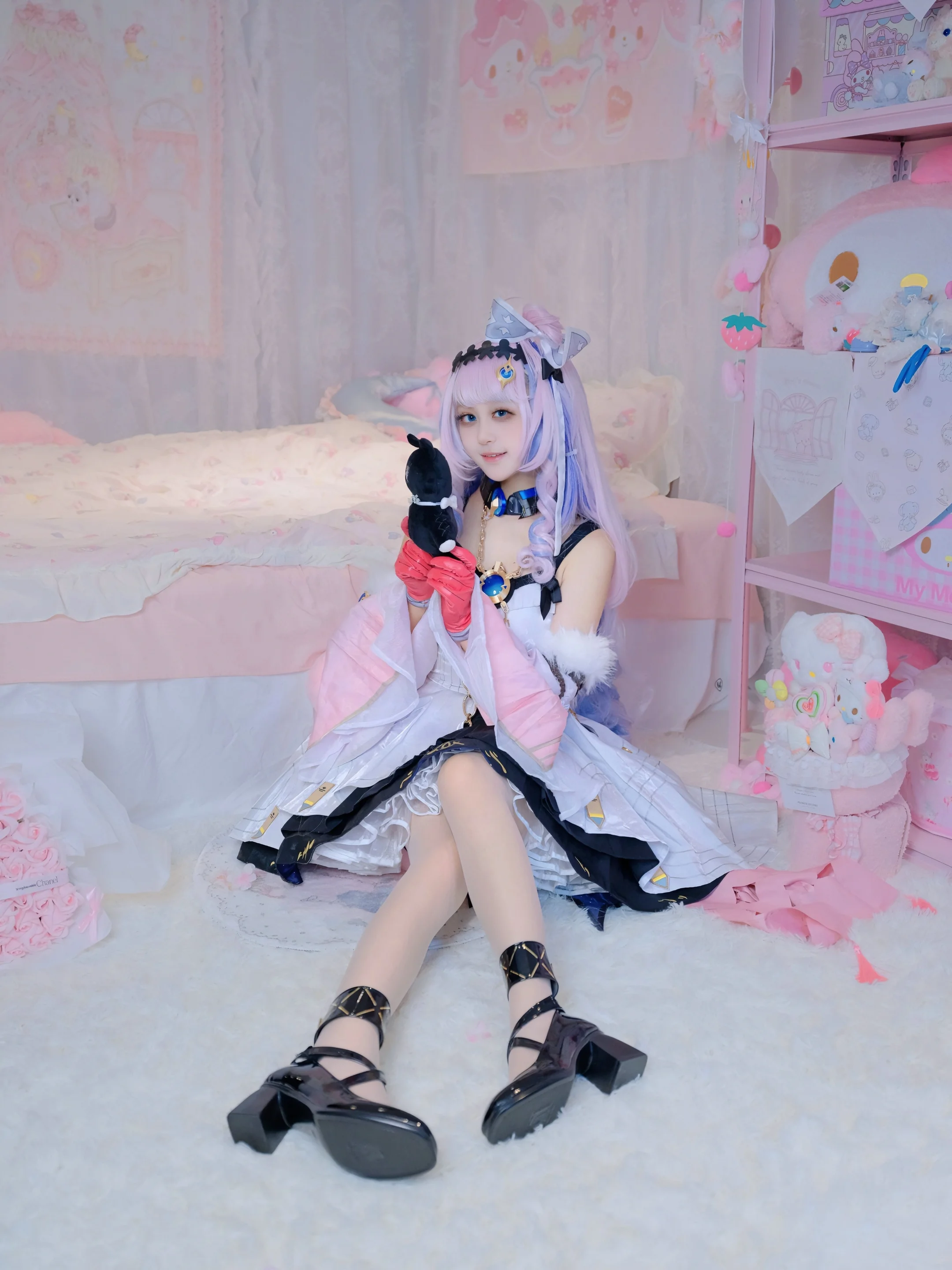 【达妮娅cos】鸣潮里的粉紫幻想，拍了好多可爱道具 - 第 6 张