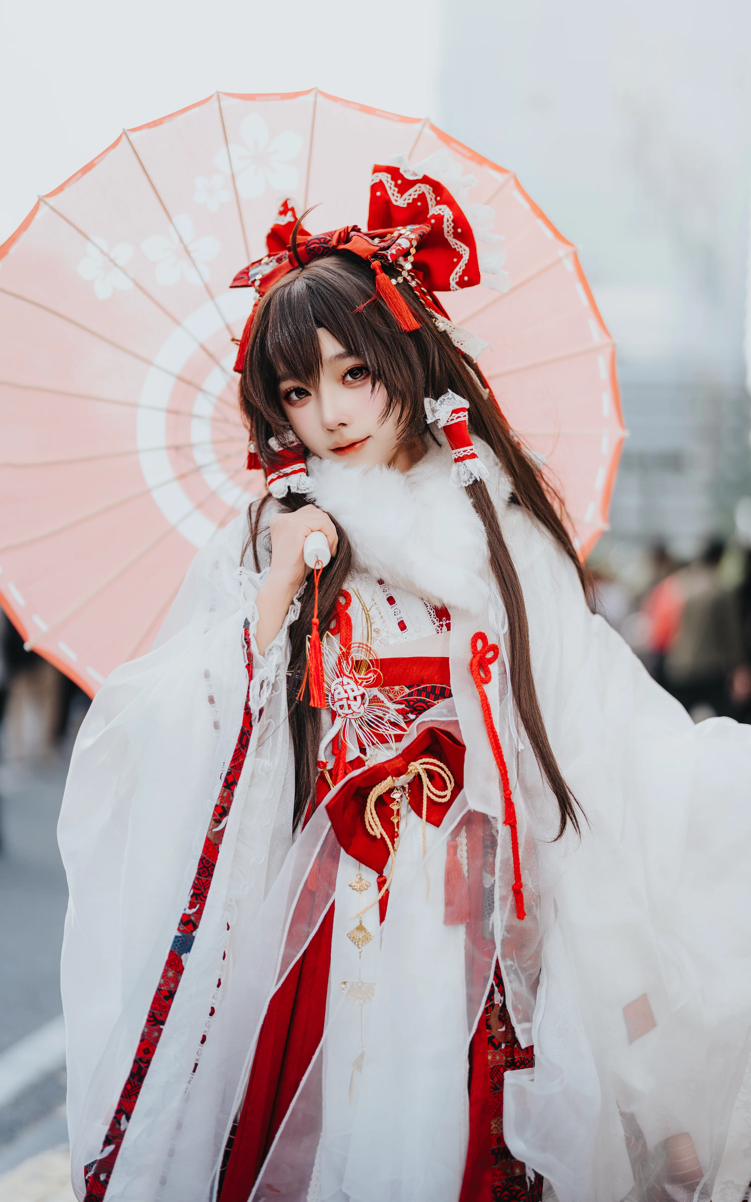 【灵梦cos】元旦萤火虫漫展的红白巫女 - 第 1 张