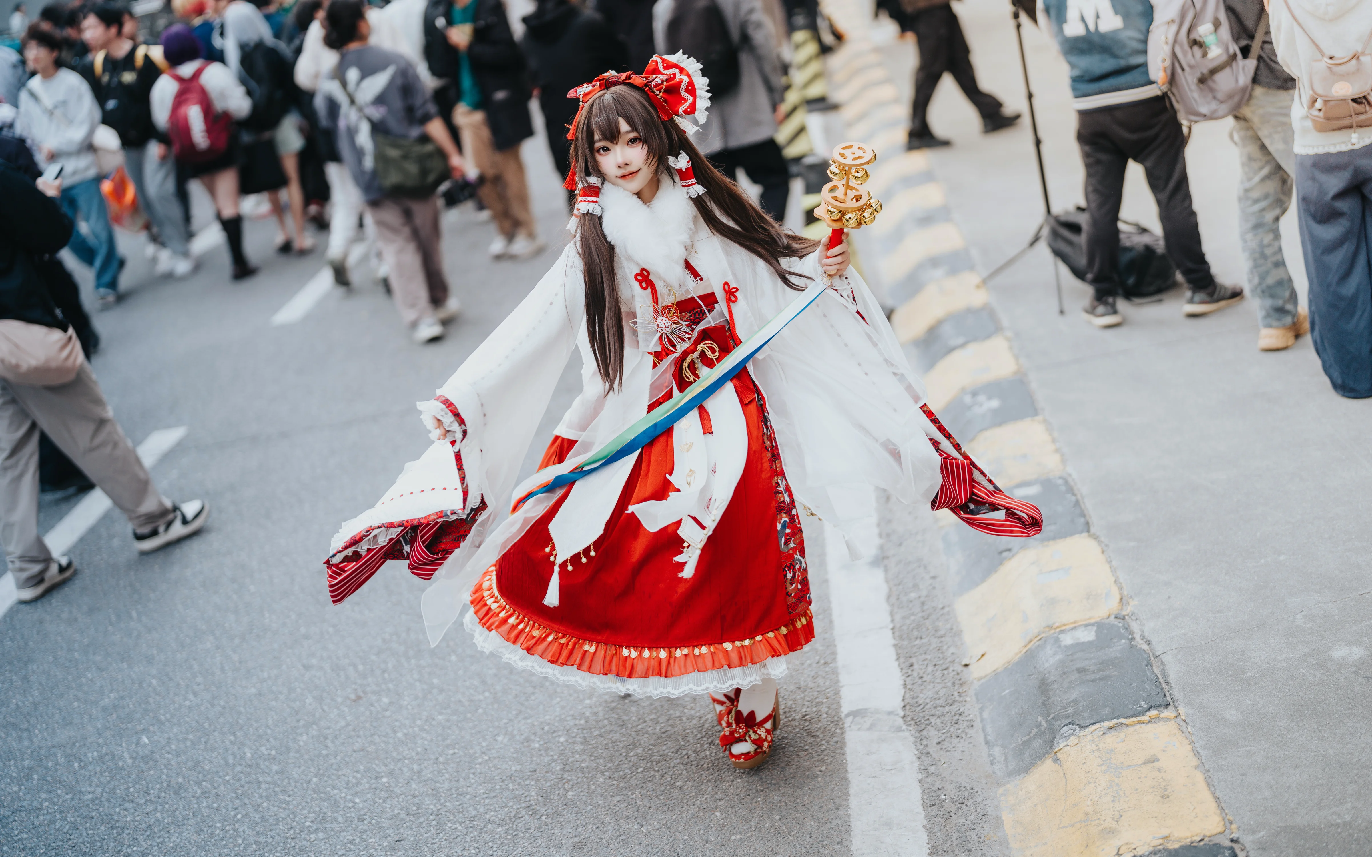 【灵梦cos】元旦萤火虫漫展的红白巫女 - 第 5 张