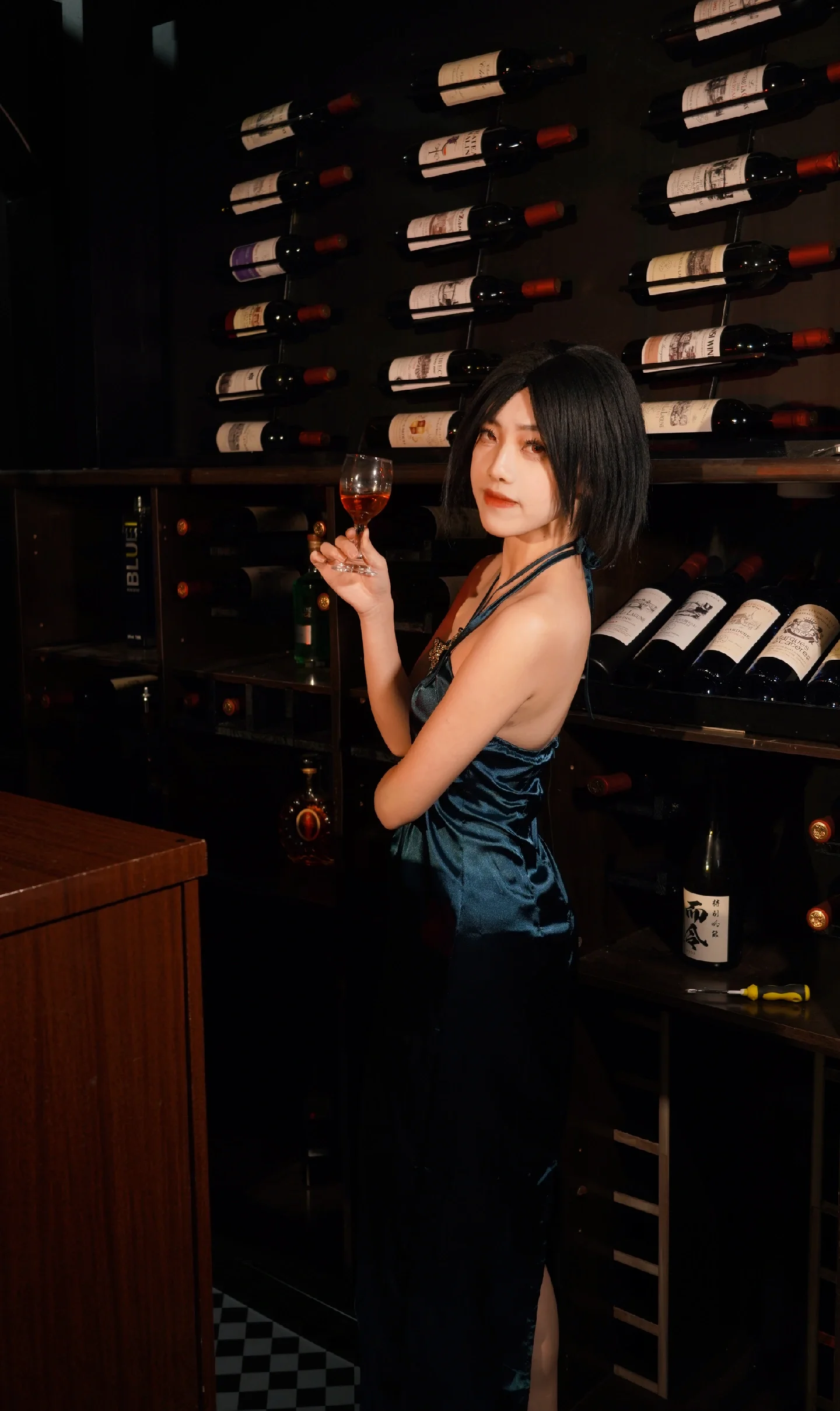 【蝰蛇cos】在瓦罗兰特的酒窖里，敬你一杯 - 第 5 张