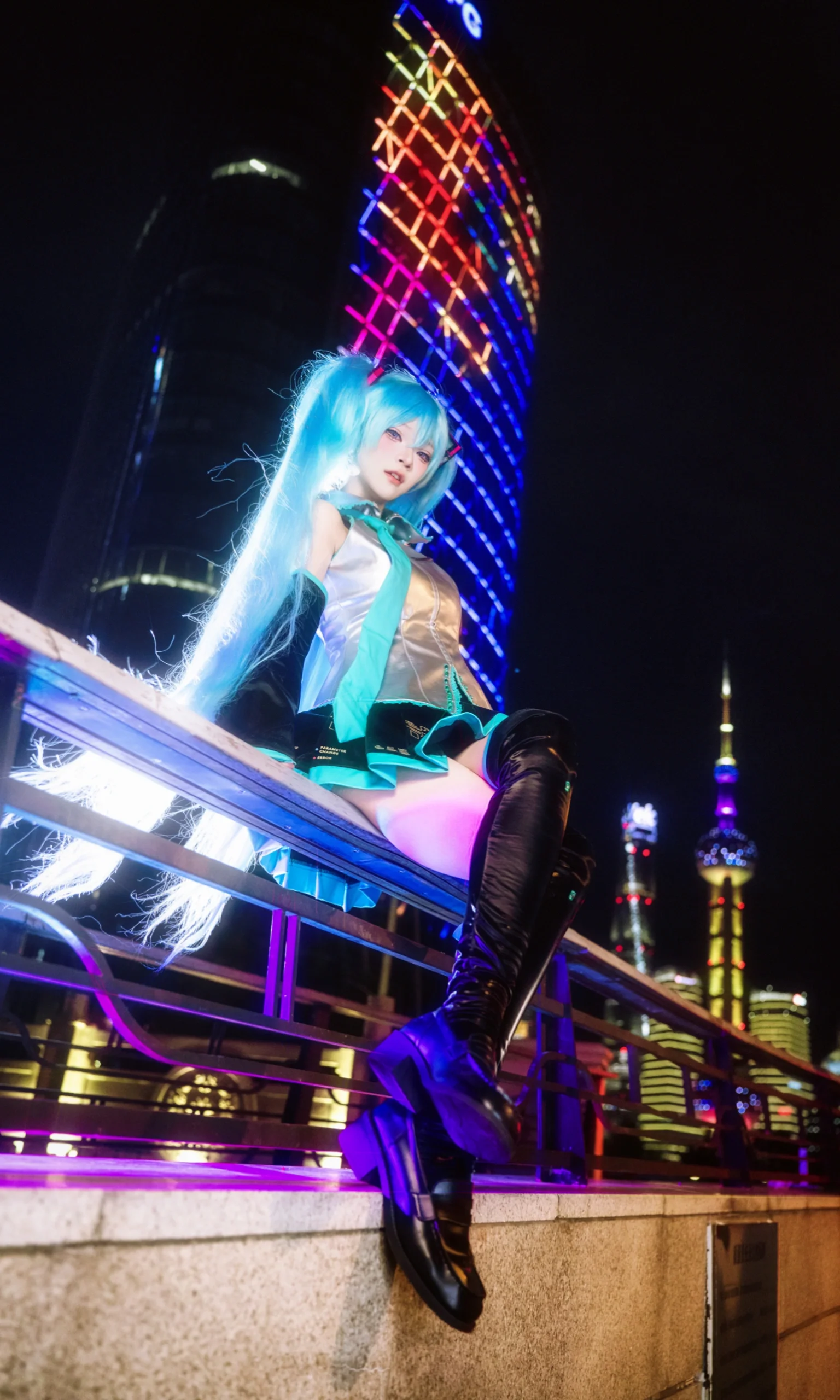[Hatsune Miku cosplay] VOCALOID Night Neon, Jiulong Road Urban Roaming - Image 1